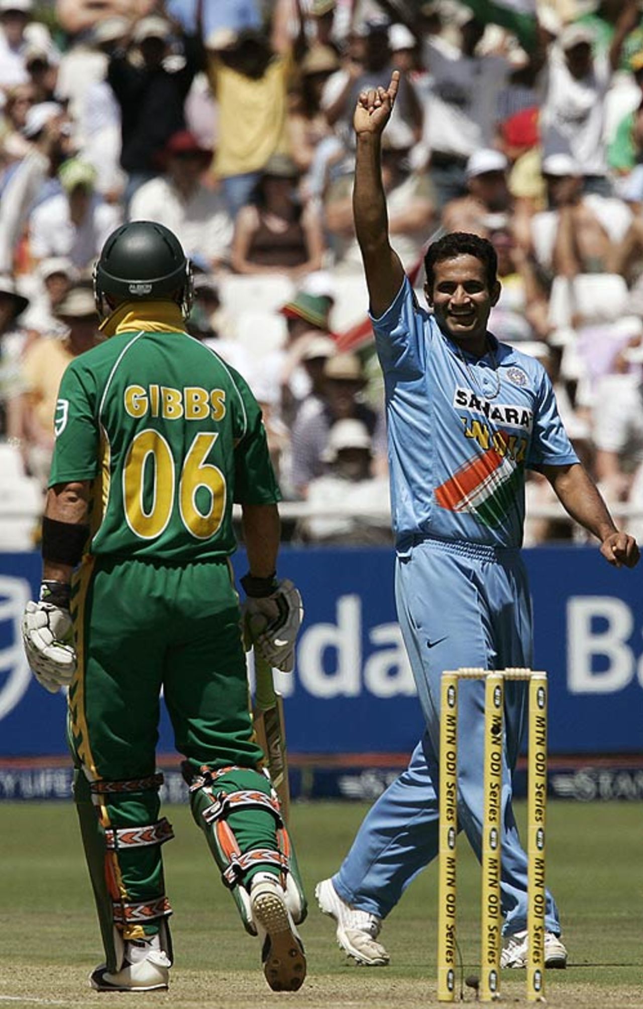 Irfan Pathan rejoices after dismissing Herschelle Gibbs, South Africa v India, 3rd ODI, Cape Town, November 26, 2006