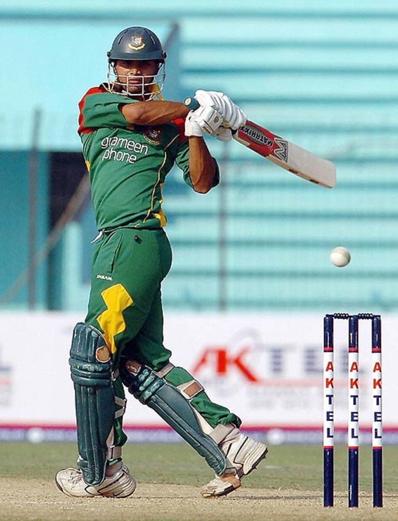 Mashrafe Mortaza swatted his way to 36 from 26 balls, Only Twenty20 International: Bangladesh v Zimbabwe, Khulna, November 28, 2006