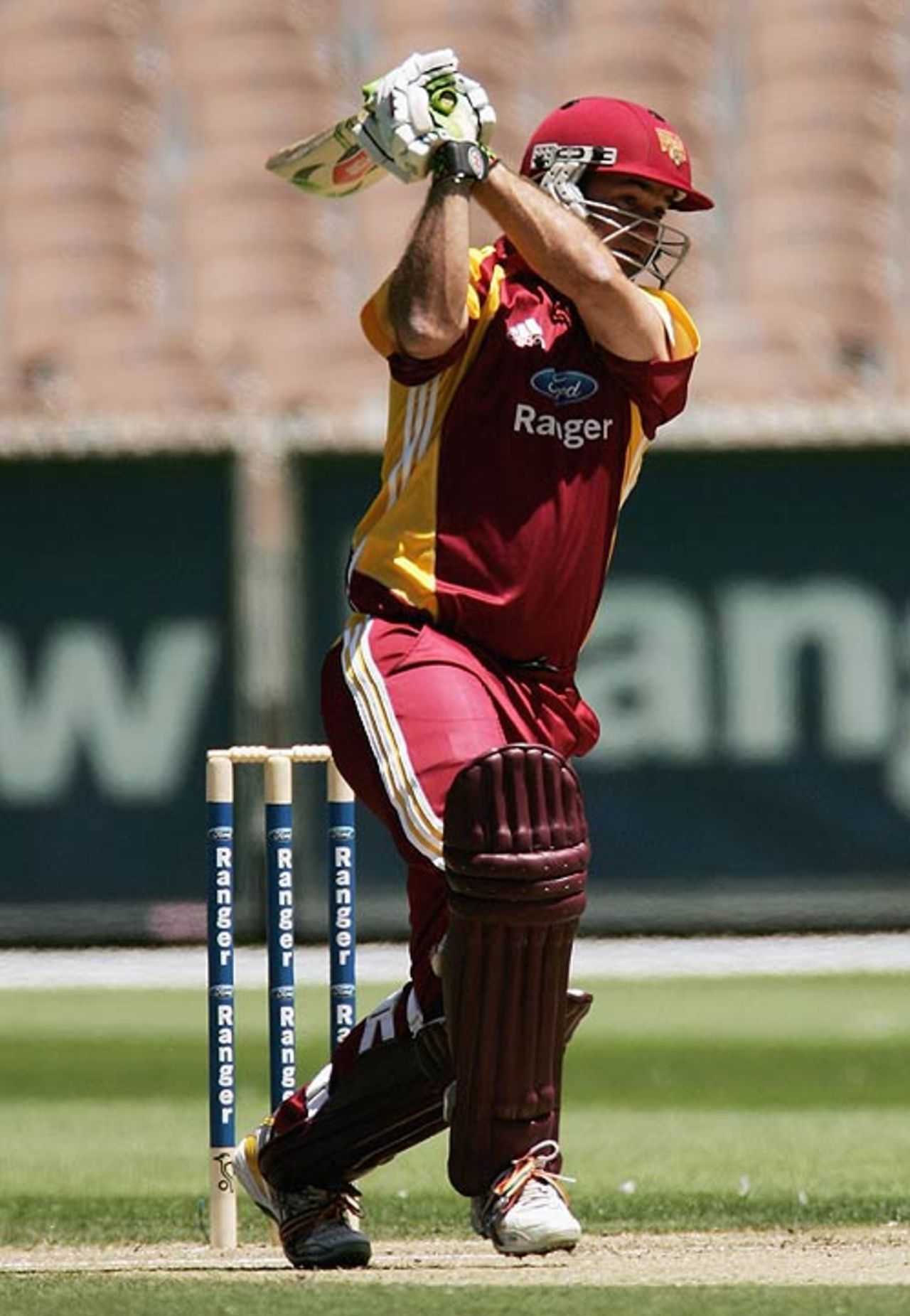 Jimmy Maher hits through the off side en route to his 43, Victoria v Queensland, FR Cup, Melbourne, November 29, 2006