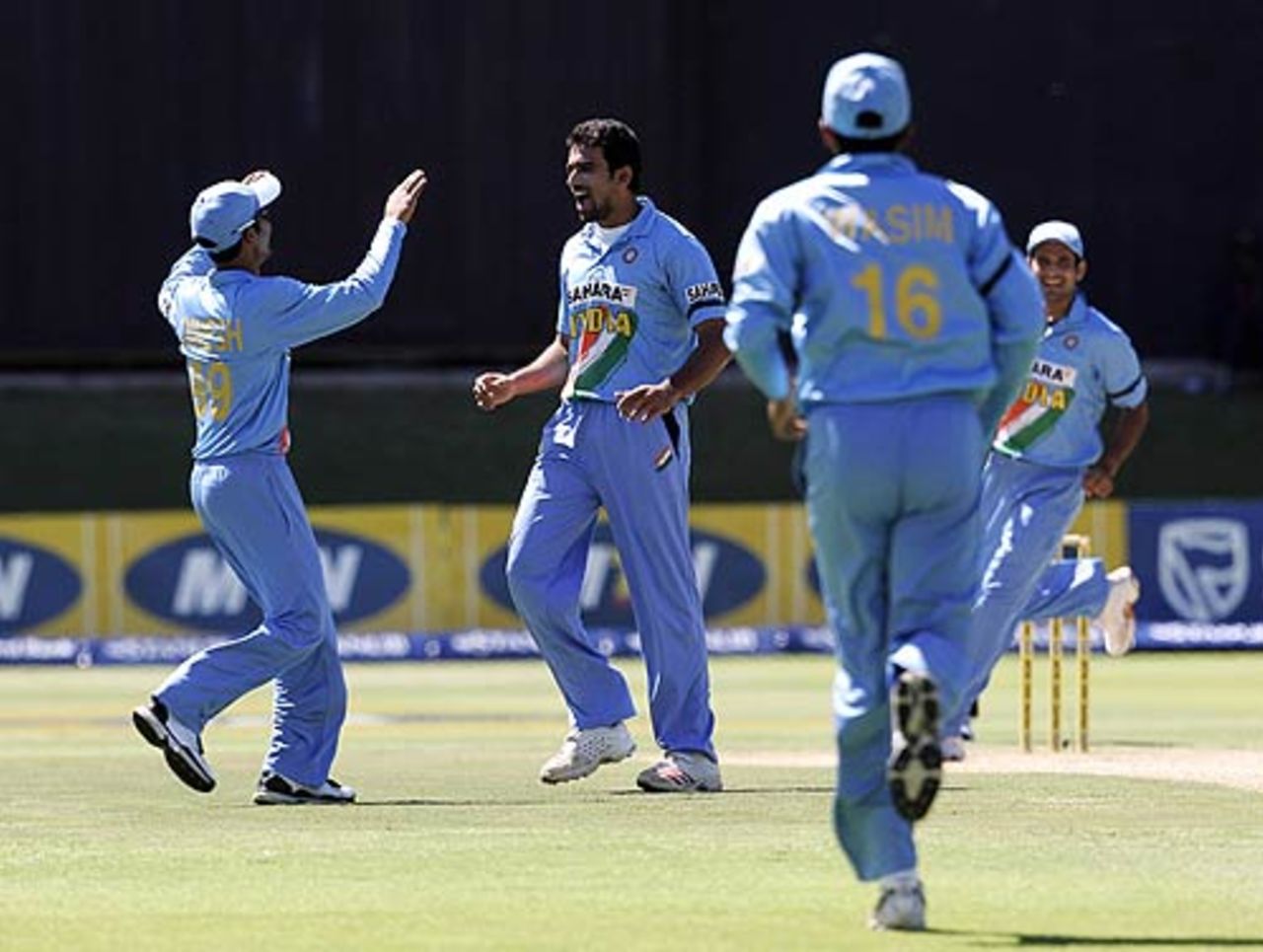 Zaheer Khan vents his feelings after nailing Graeme Smith in the first over, South Africa v India, 4th ODI, Port Elizabeth, November 29, 2006