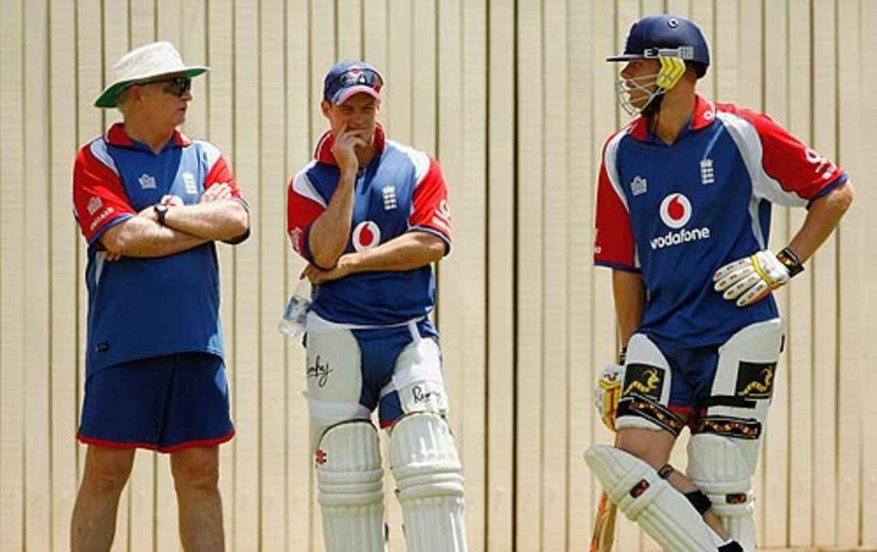 Duncan Fletcher, Andrew Strauss and Andrew Flintoff at England's net session, Adelaide, November 30, 2006