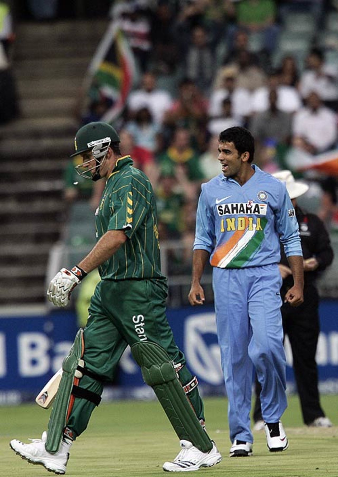 Zaheer Khan dismissed Graeme Smith ... again, South Africa v India, Pro20, Johannesburg, December 1, 2006