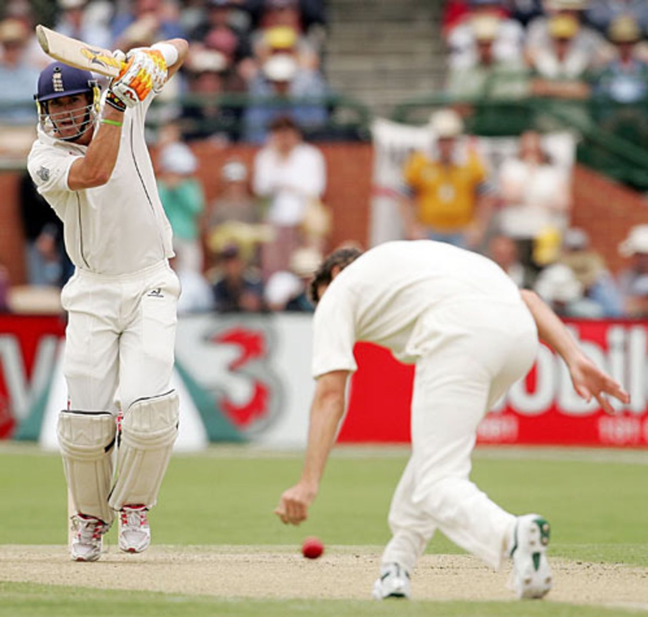 Kevin Pietersen hammers Glenn McGrath for four, Australia v England, 2nd Test, Adelaide, December 2, 2006