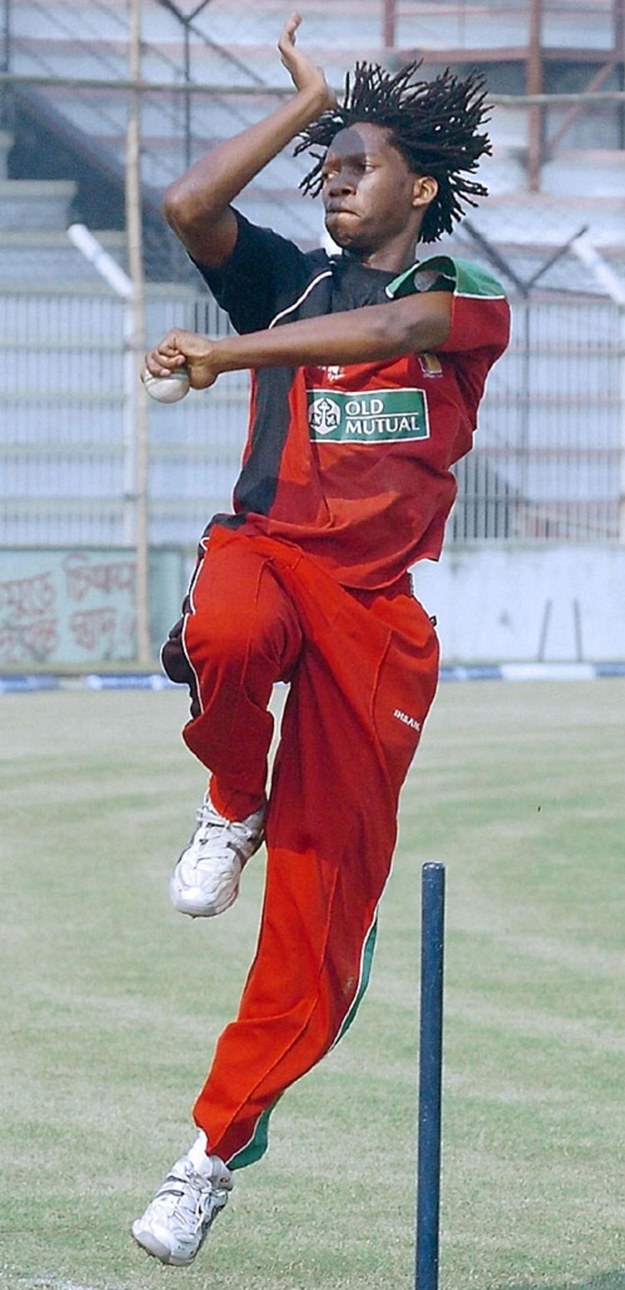 Keith Dabengwa ready to rumble, Bogra, December 2, 2006