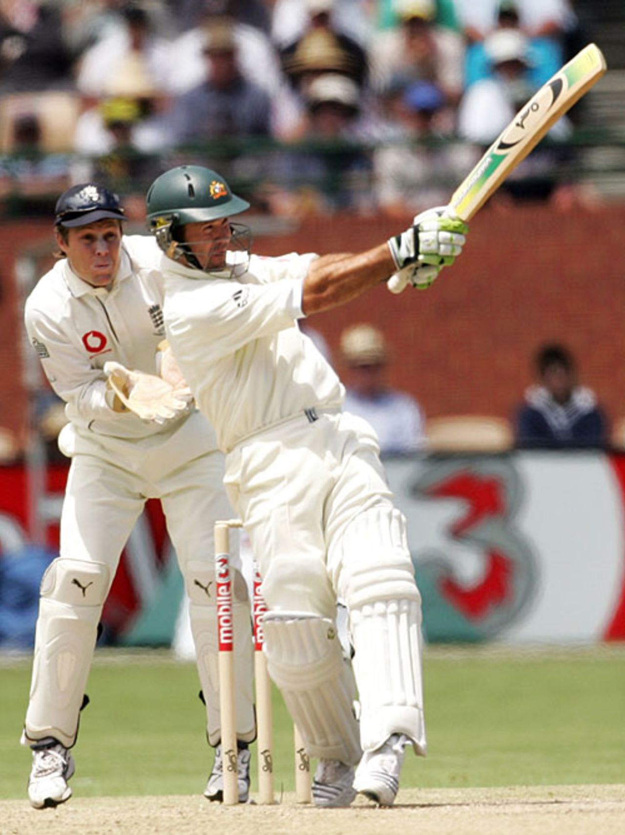 Ricky Ponting pulls powerfully but was dropped in the deep, Australia v England, 2nd Test, Adelaide, December 3, 2006