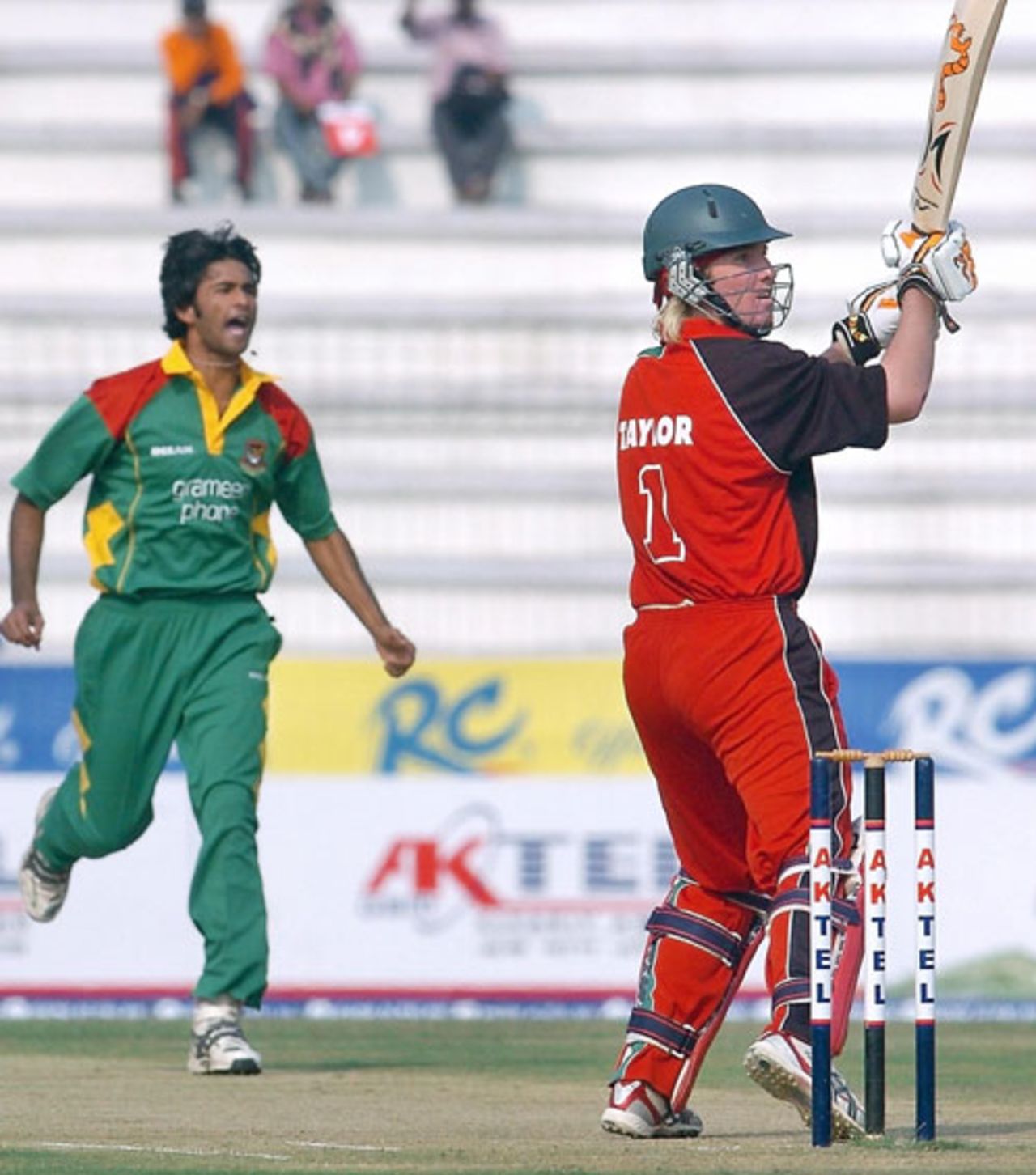 Brendan Taylor looks back as he is caught off  Shahadat Hossain, Bangladesh v Zimbabwe, 2nd ODI, Bogra, December 3, 2006 
