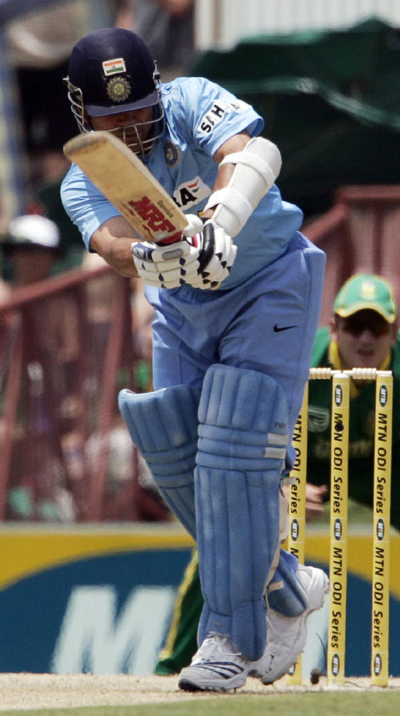 Sachin Tendulkar buckled down and played a restrained hand, South Africa v India, 5th ODI, Centurion, December 3, 2006
