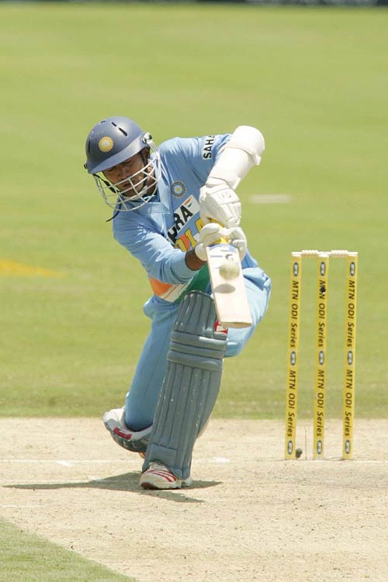Dinesh Karthik gets cheeky, South Africa v India, 5th ODI, Centurion, December 3, 2006