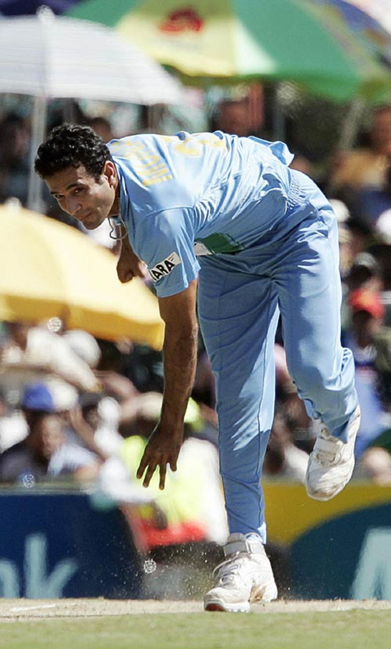 Irfan Pathan had a forgettable day at the office, South Africa v India, 5th ODI, Centurion, December 3, 2006