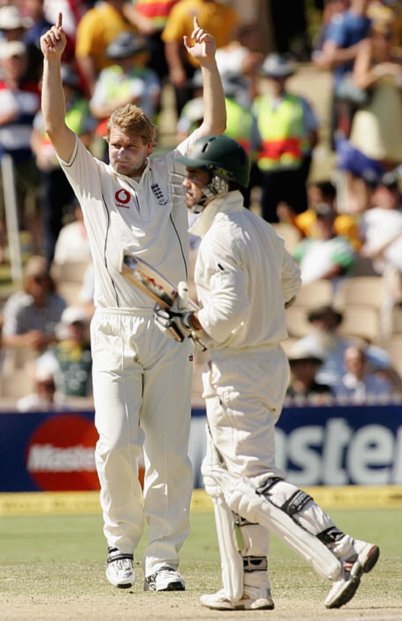 Matthew Hoggard celebrates the wicket of Justin Langer, Australia v England, 2nd Test, Adelaide, December 5, 2006