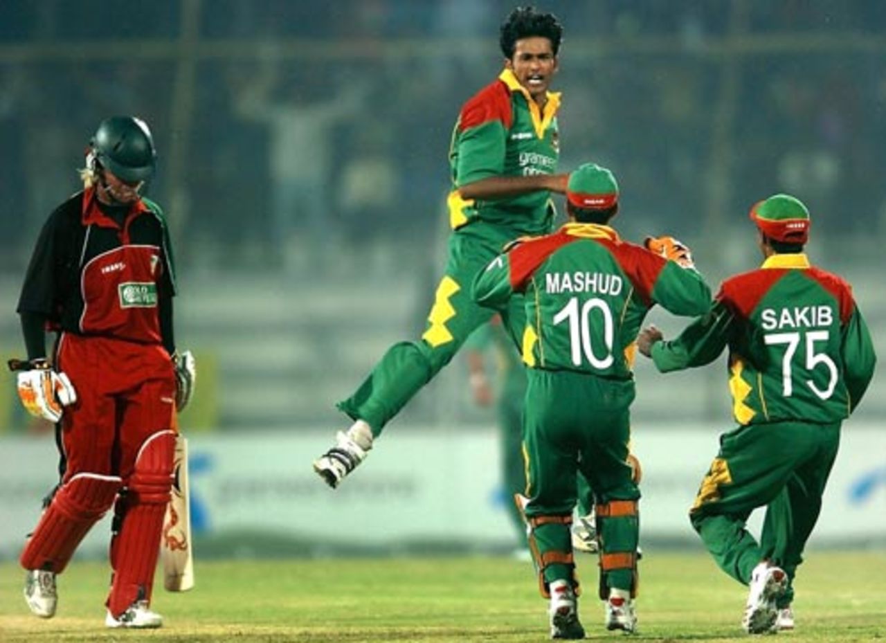 Shahadat Hossain celebrates as Brendan Taylor is bowled for 1, Bangladesh v Zimbabwe, 3rd ODI, Bogra, December 5, 2006