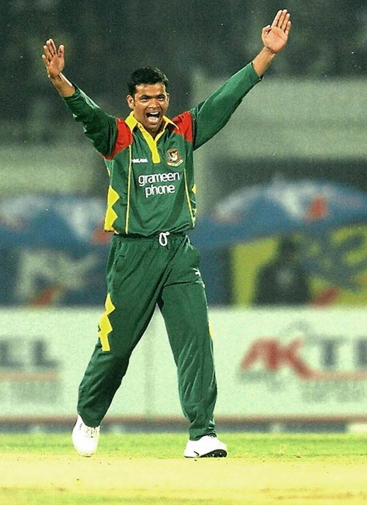 Abdur Razzak celebrates one of his five scalps, Bangladesh v Zimbabwe, 3rd ODI, Bogra, December 5, 2006