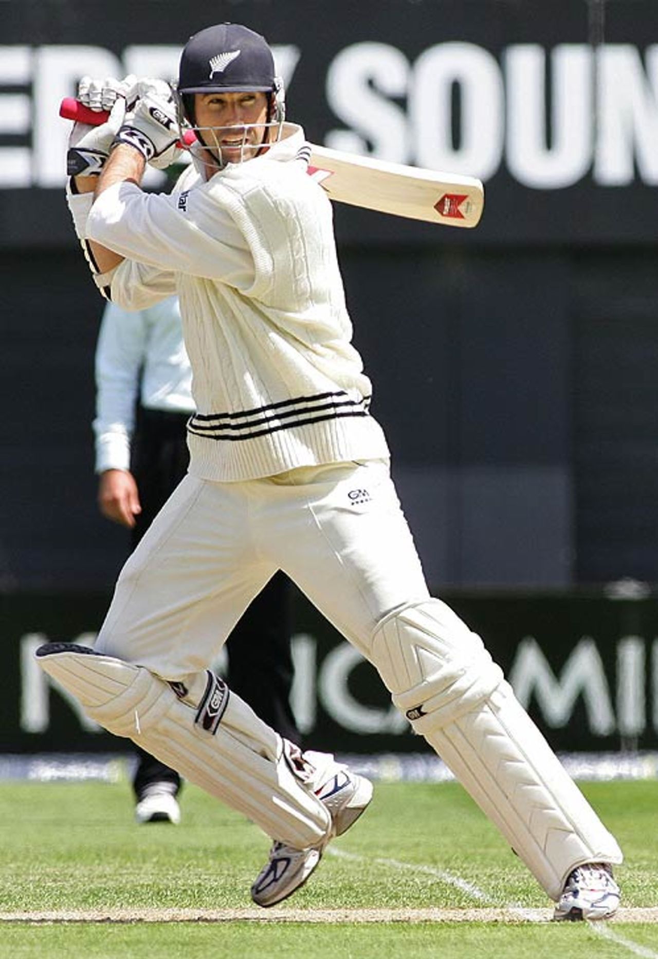 Stephen Fleming anchored the innings with a gritty 48, New Zealand v Sri Lanka, 1st Test, Christchurch, 2nd day, December 8, 2006
