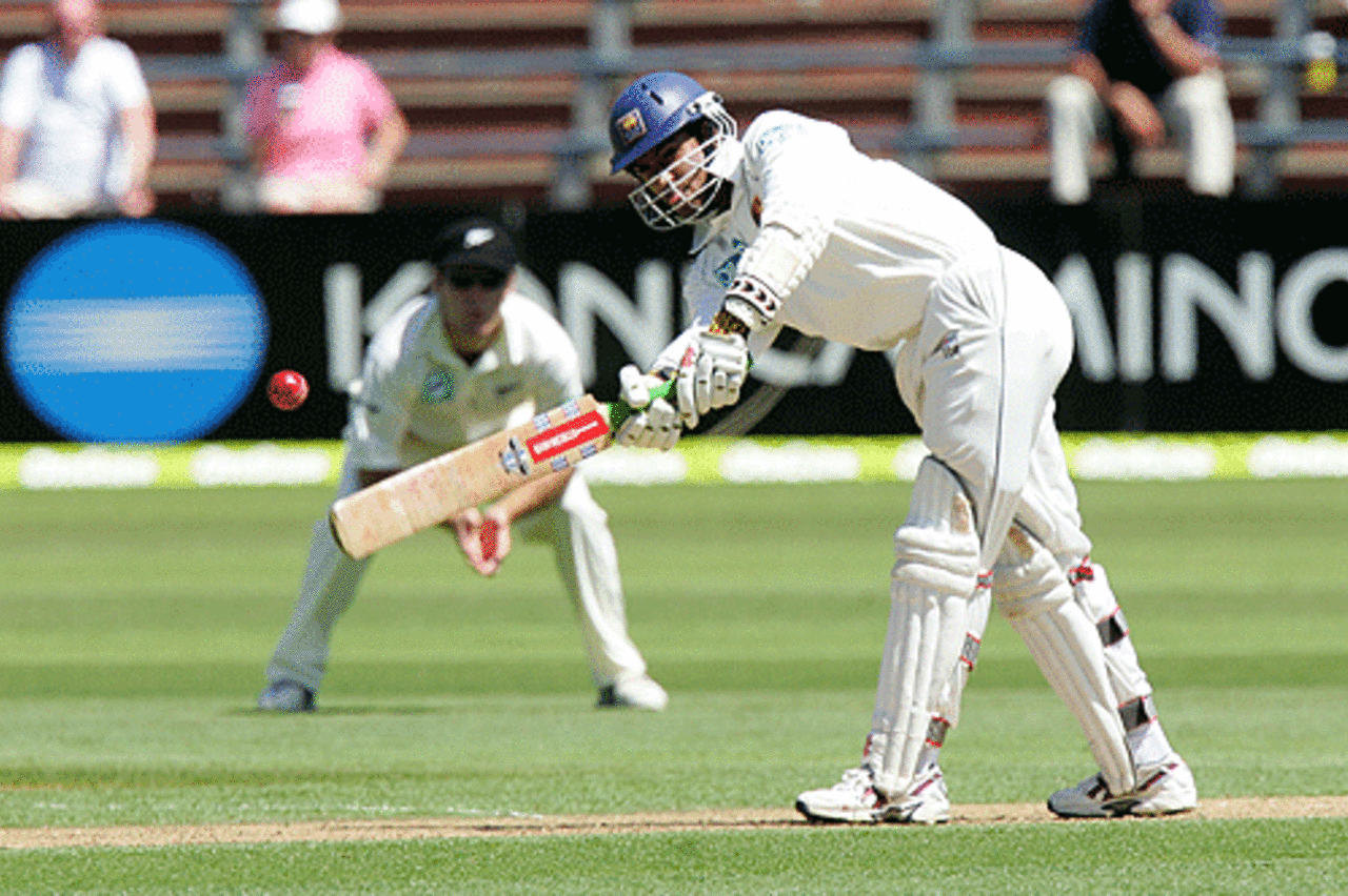 Chamara Kapugedera works one to leg, New Zealand v Sri Lanka, 2nd Test, Wellington, December 15, 2006