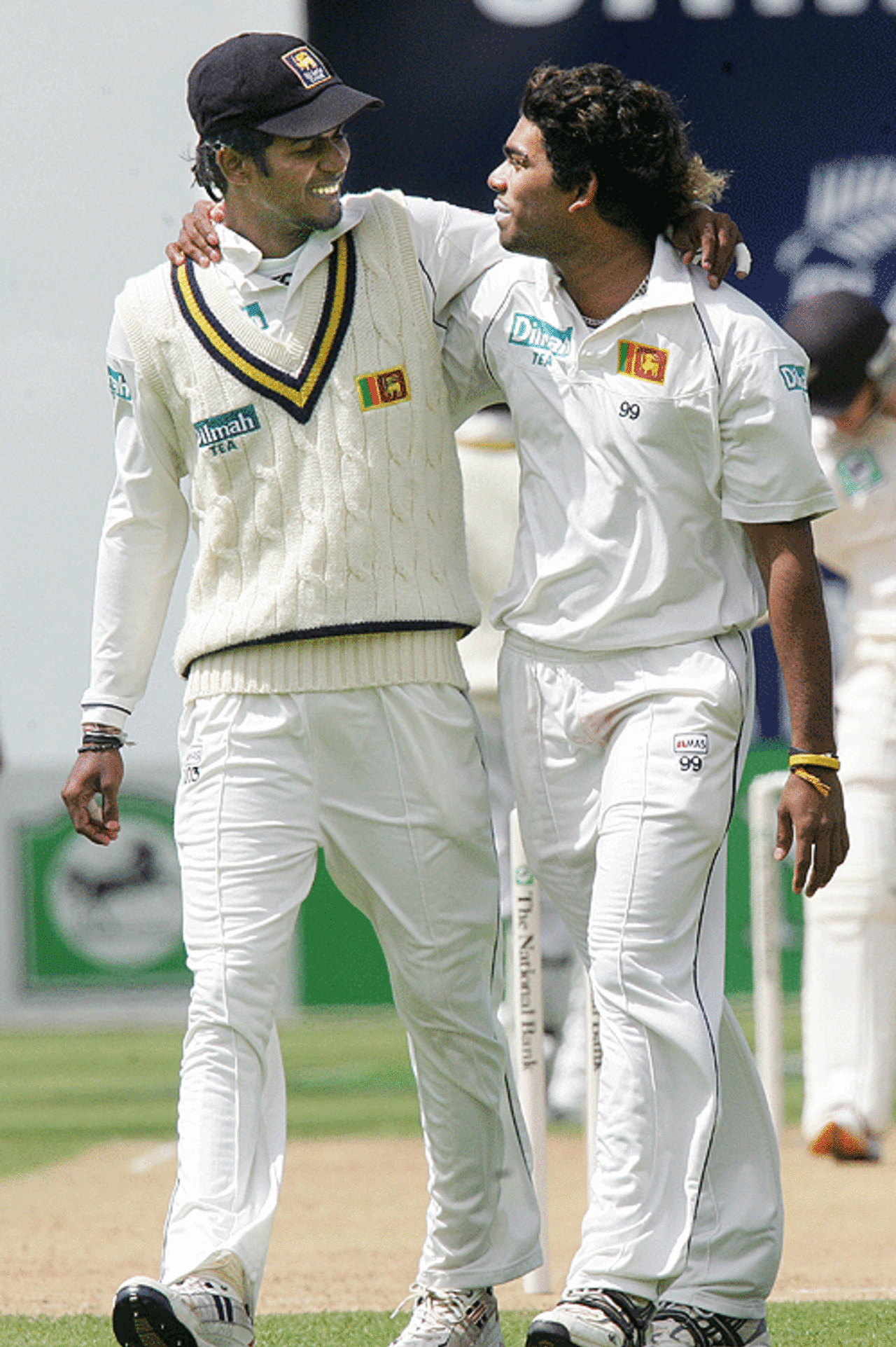 Upul Tharanga contratulates Lasith Malinga on his five-wicket haul, New Zealand v Sri Lanka, 2nd Test, Wellington, December 16, 2006
