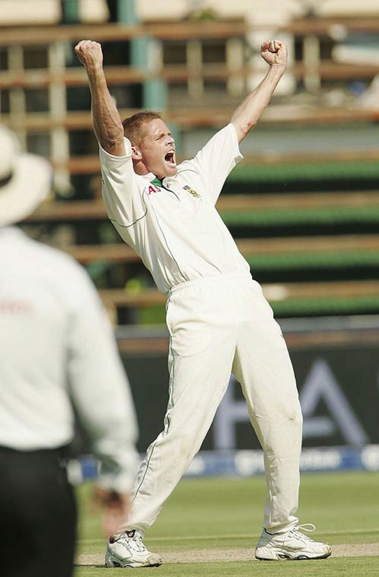 Shaun Pollock became the first South African bowler to reach the 400-wicket mark, 1st Test, Johannesburg, 2nd day, December 16, 2006