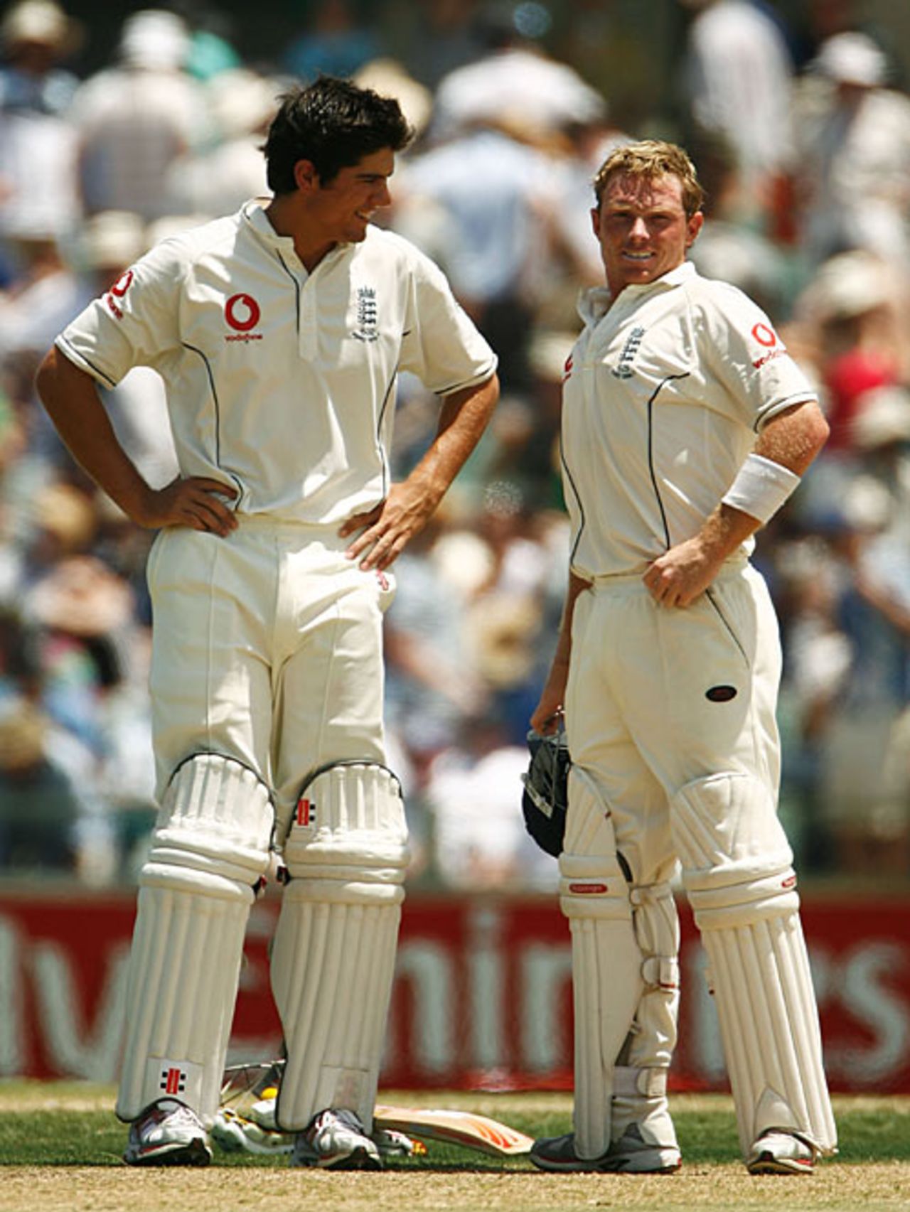 Alastair Cook and Ian Bell take a breather, Australia v England, 3rd Test, Perth, December 17, 2006