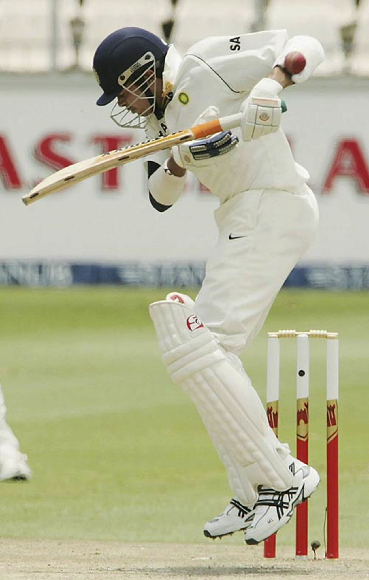 Sreesanth takes evasive action, South Africa v India, 1st Test, Johannesburg, 3rd day, December 17, 2006
