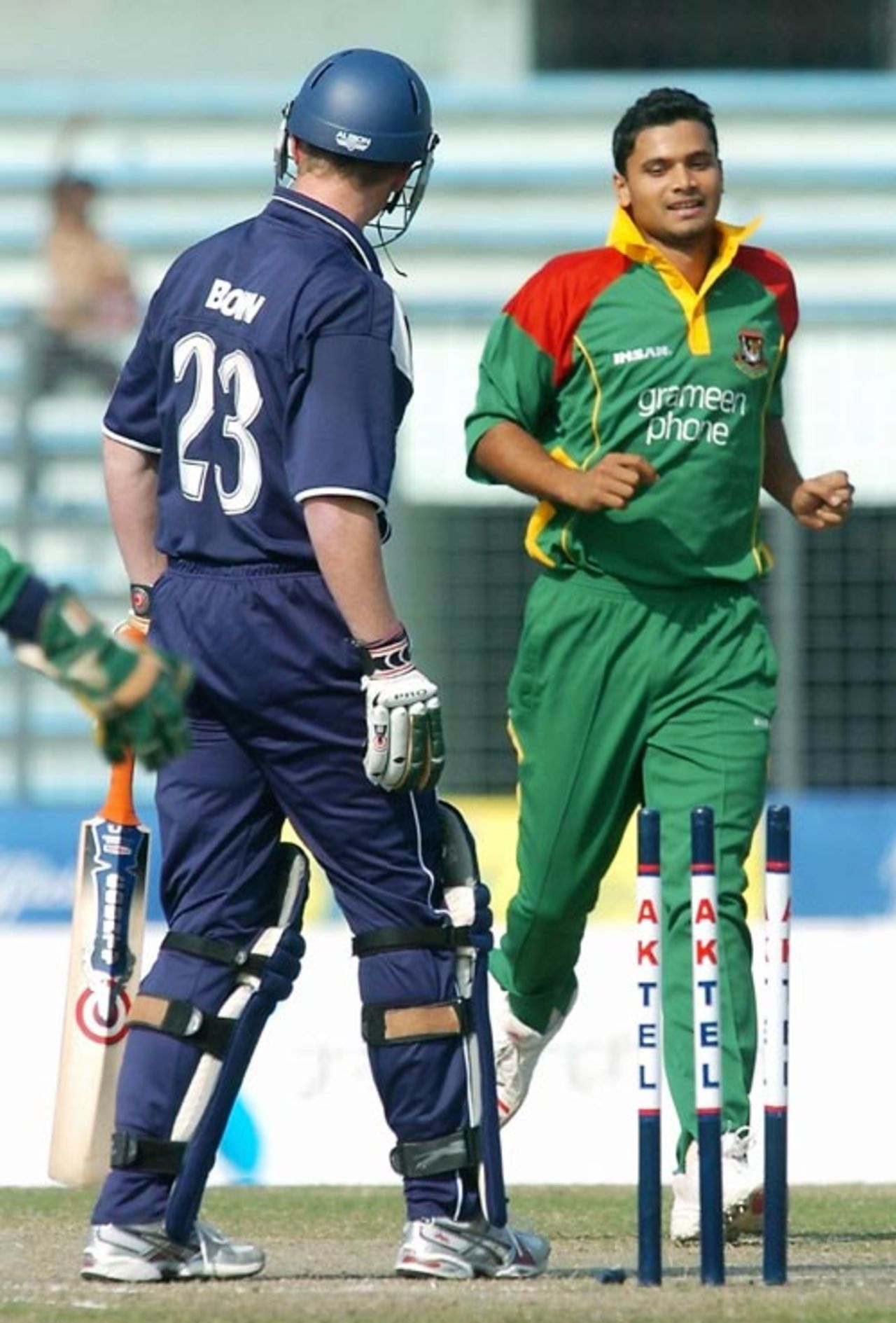 Dougie Brown falls to Mashrafe Mortaza for a second-ball duck, Bangladesh v Scotland, 1st ODI, Chittagong, December 15, 2006
