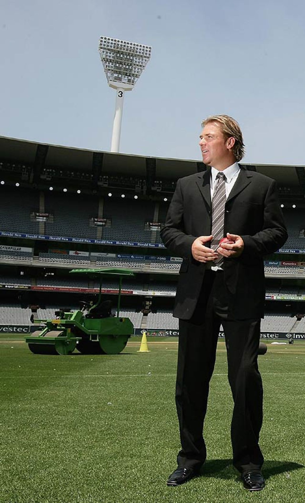 Shane Warne takes a stroll on the MCG after his retirement announcement, Melbourne, December 21, 2006