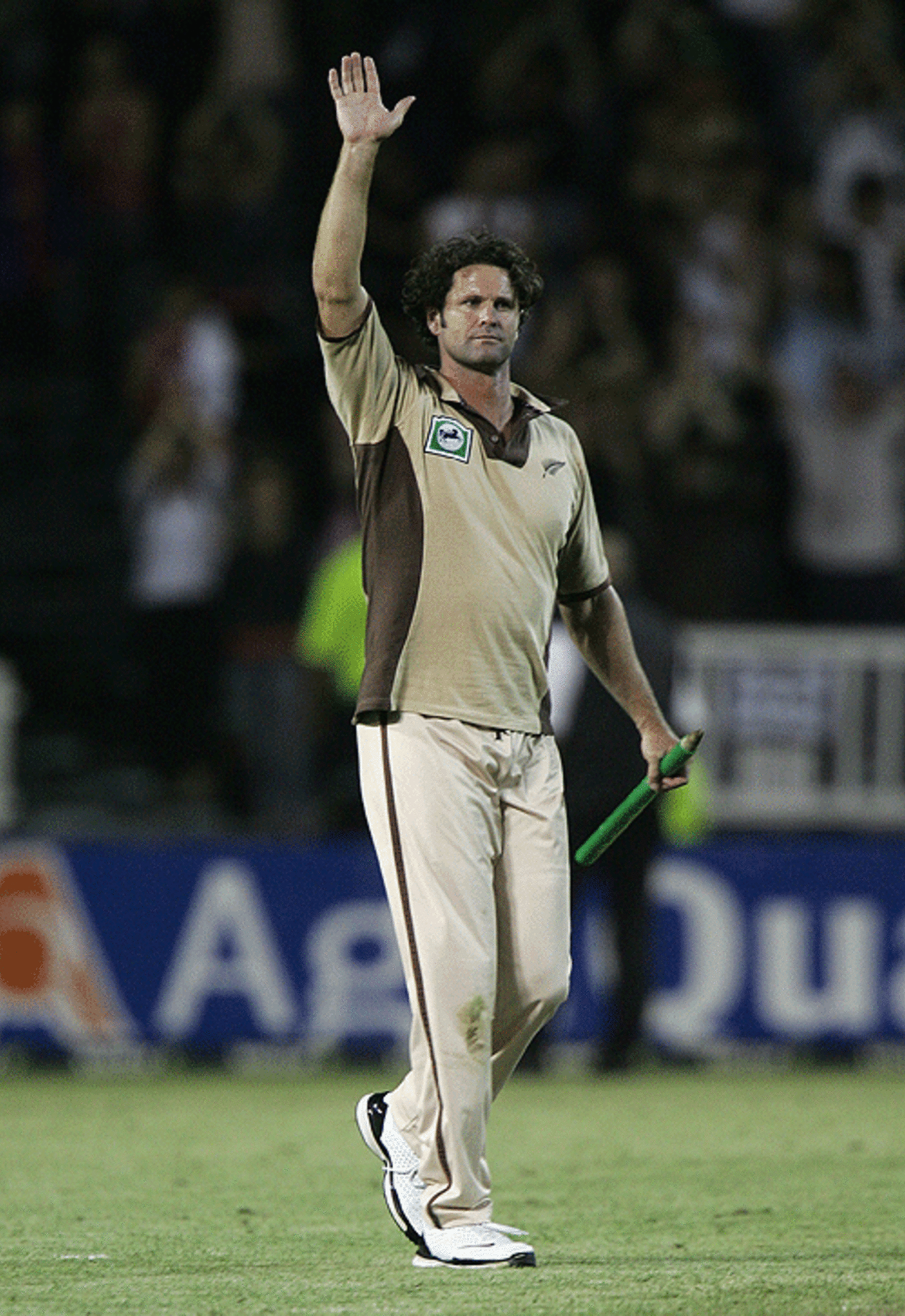 Chris Cairns acknowledges the crowd on his final appearance, New Zealand v West Indies, Twenty20, Auckland, February 16, 2006