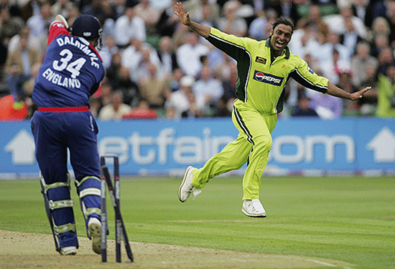 Shoaib Akhtar does the albatross after clean bowling Jamie Dalrymple, England v Pakistan, 1st ODI, Cardiff, August 30, 2006