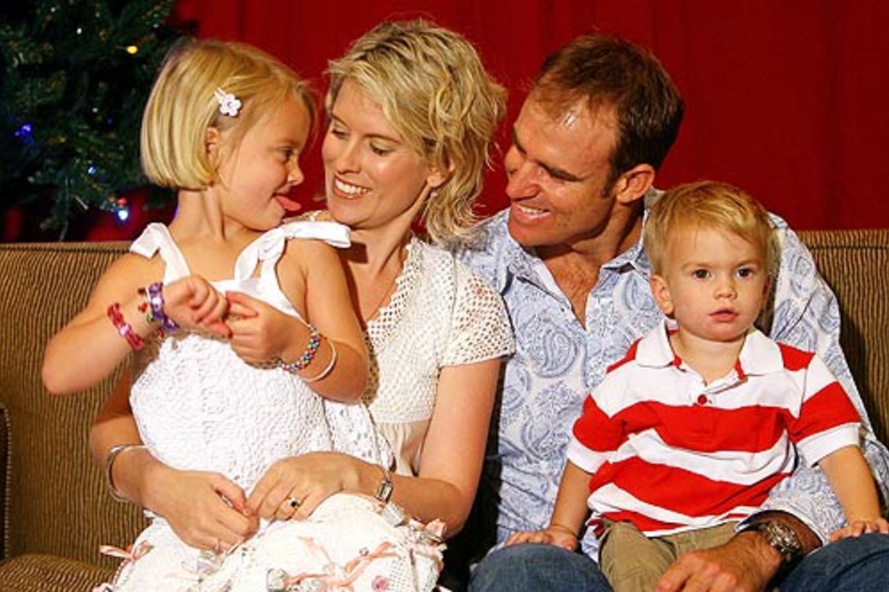 Matthew Hayden poses with his wife and kids, Melbourne, December 25, 2006