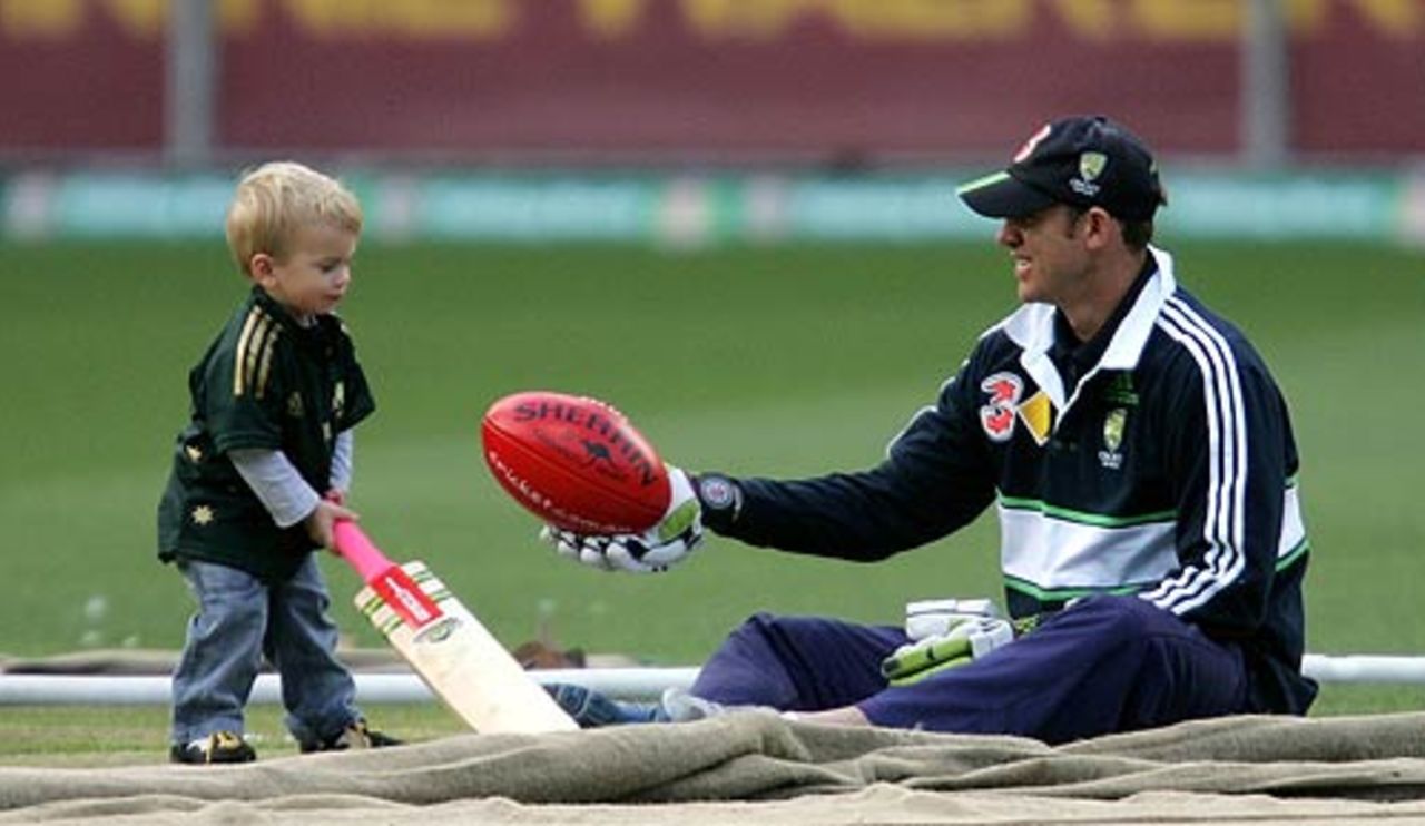 Matthew Hayden spends time with his son Josh , Melbourne, December 25, 2006