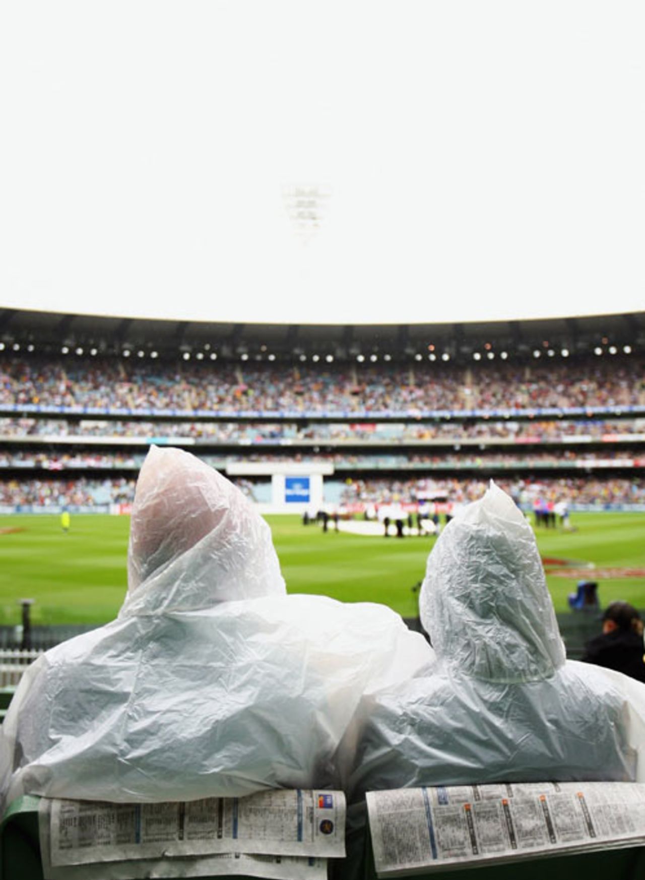Spectators watch and wait as the start was delayed at the MCG, Australia v England, 4th Test, MCG, December 26, 2006