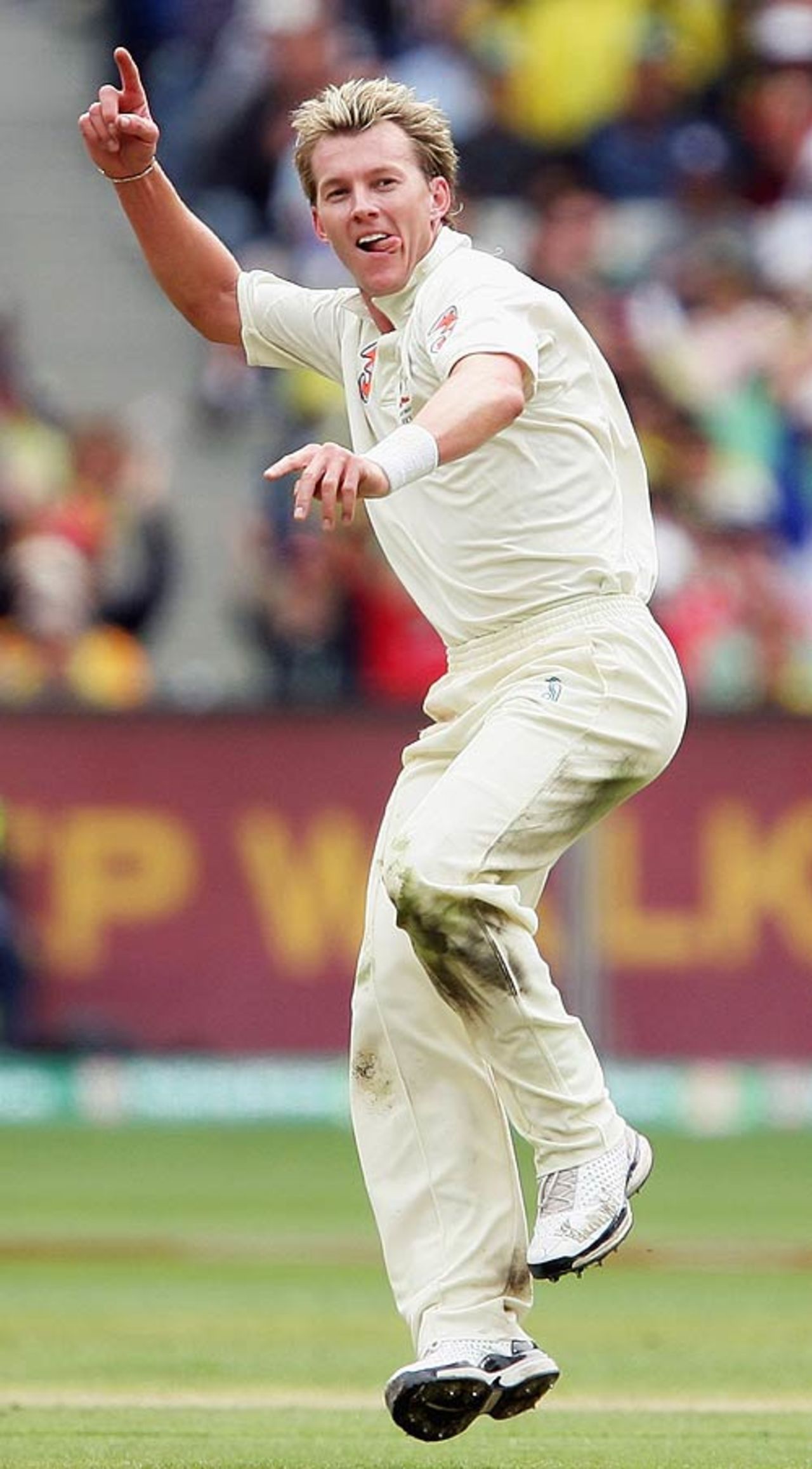 Brett Lee celebrates having Paul Collingwood caught for 28, Australia v England, 4th Test, Melbourne, December 26, 2006