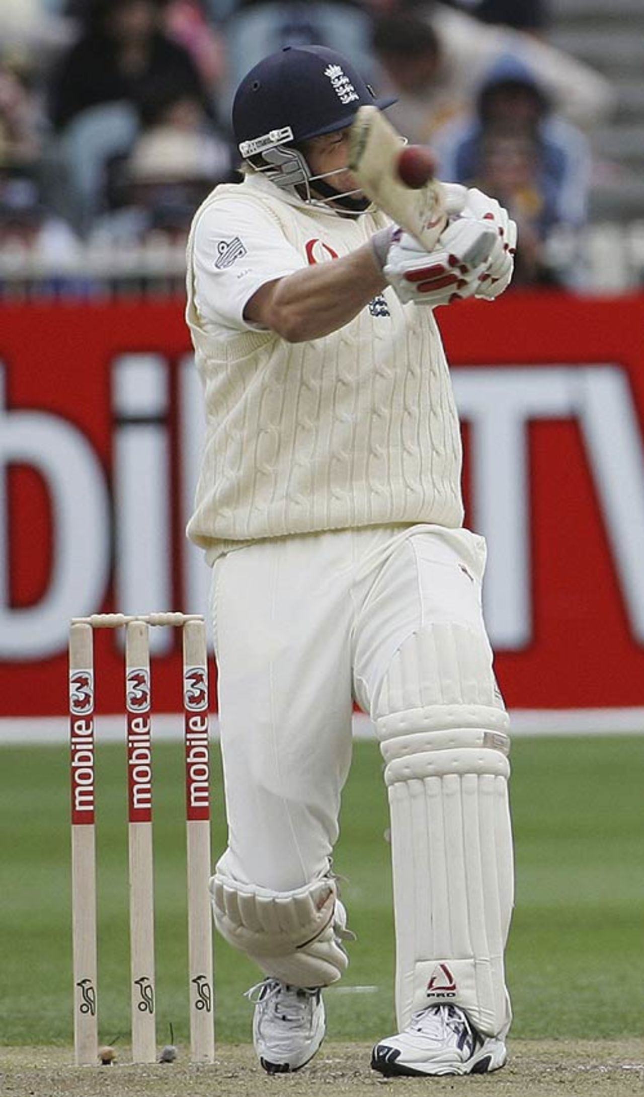Matthew Hoggard closes his eyes and hopes for the best as he hooks Glenn McGrath for four, Australia v England, 4th Test, Melbourne, December 26, 2006