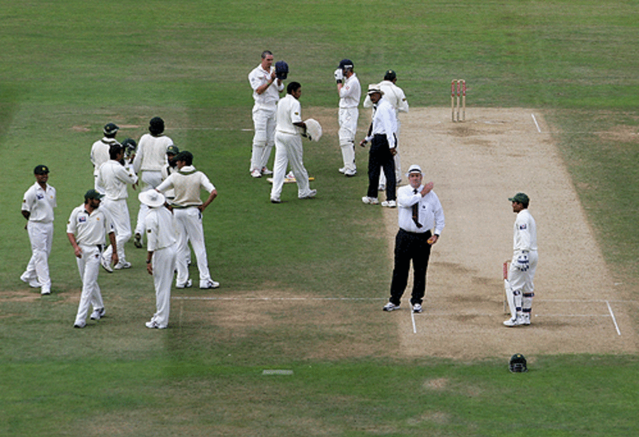 An action that sparked a furore: Darrell Hair signals five penalty runs, England v Pakistan, 4th Test, The Oval, August 20, 2006