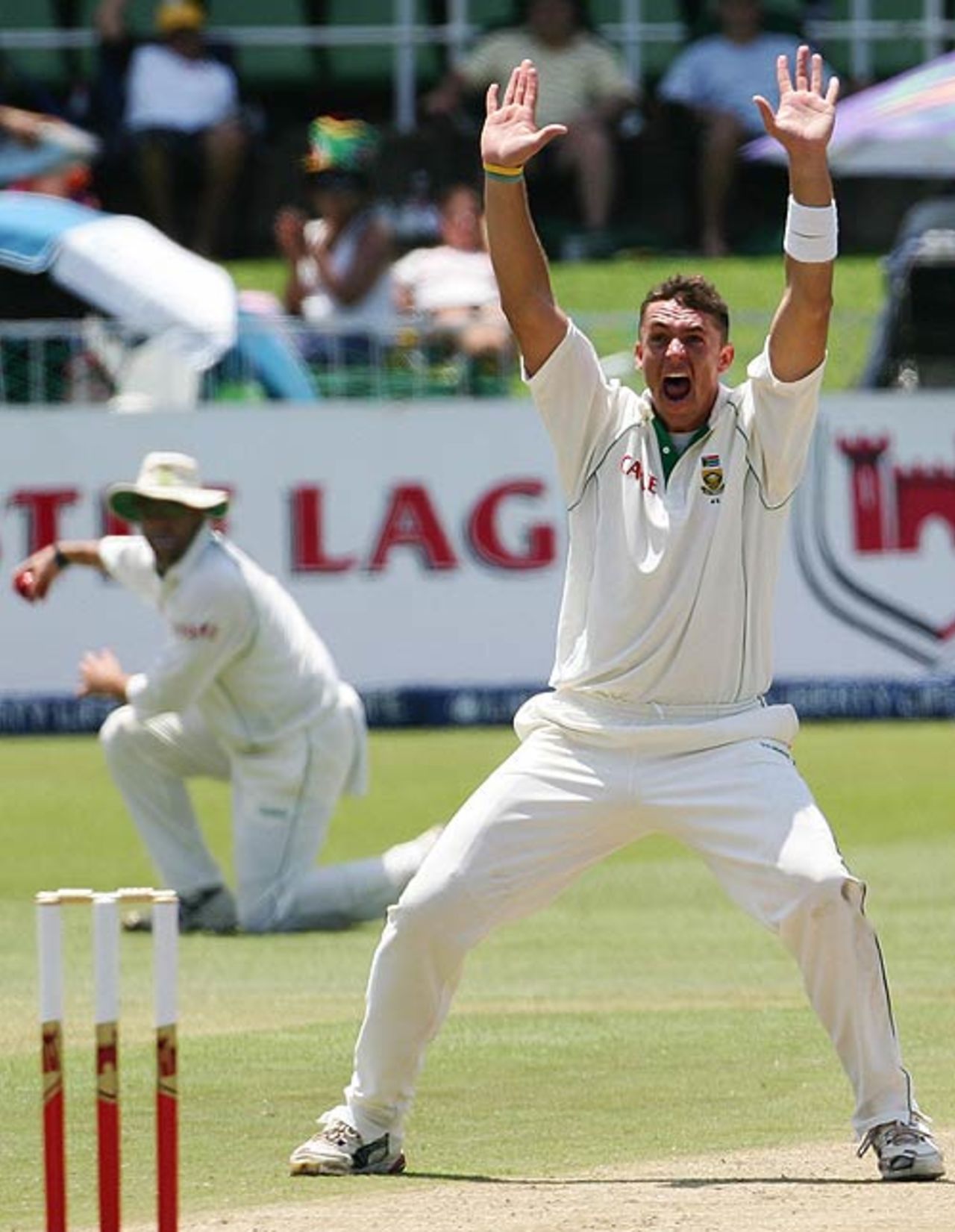 Andre Nel lets out a vociferous appeal for Rahul Dravid's wicket, South Africa v India, 2nd Test, Durban, 2nd day, December 27, 2006