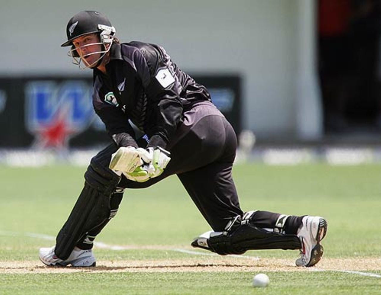 Nathan Astle employed the sweep effectively against spin, New Zealand v Sri Lanka, 1st ODI, Napier, December 28, 2006