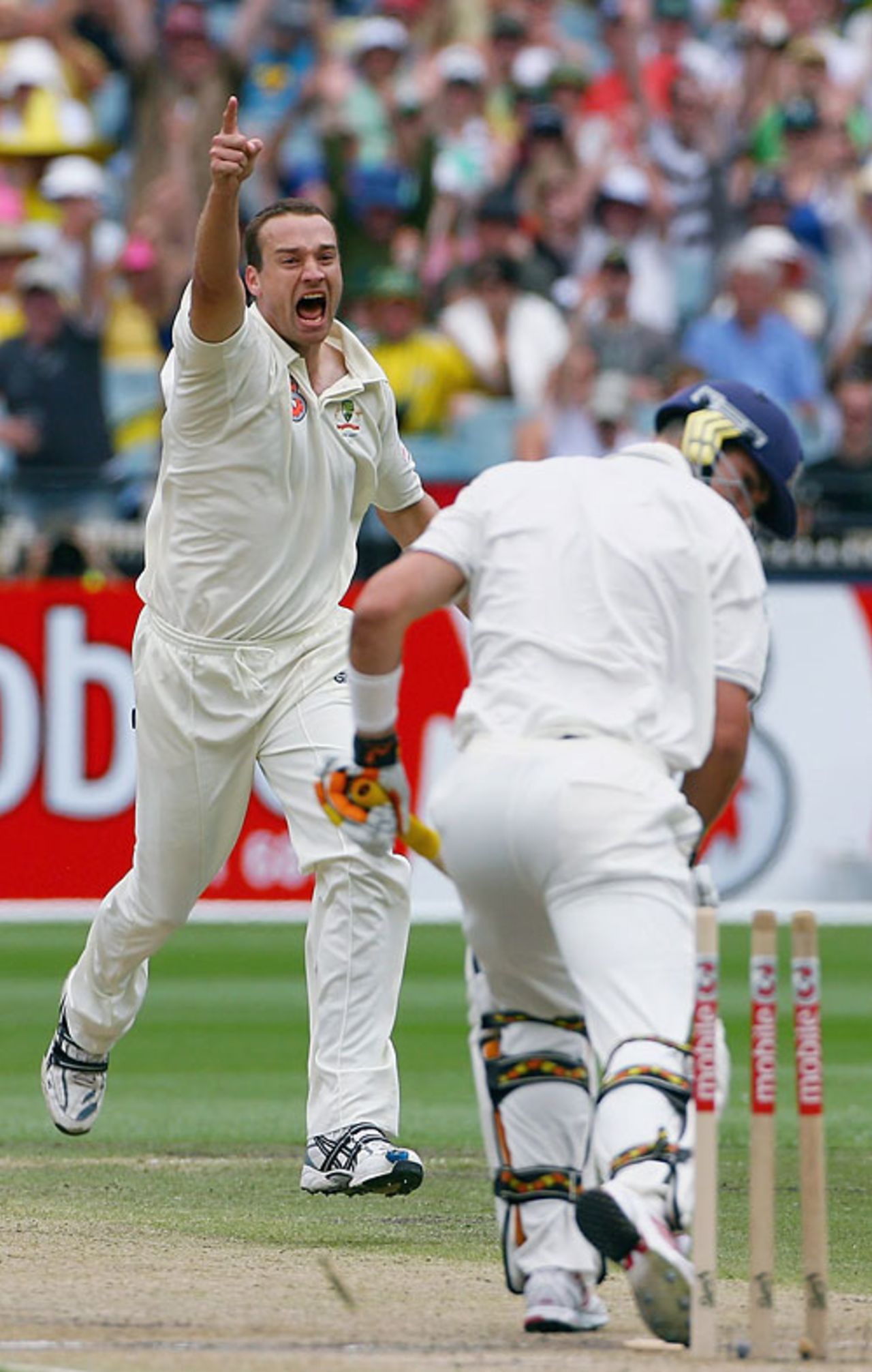 Stuart Clark bowls Kevin Pietersen, Australia v England, 4th Test, Melbourne, December 28, 2006