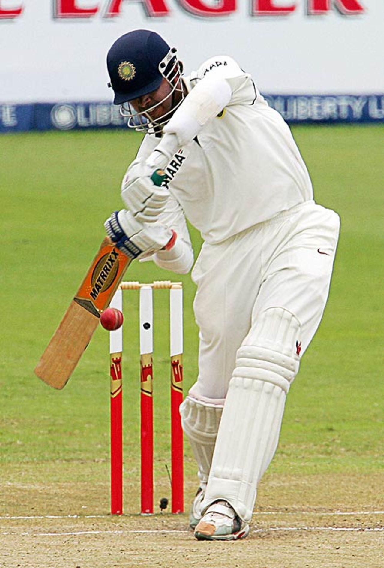 Sreesanth clubs one down the ground, South Africa v India, 2nd Test, Durban, 3rd day, December 28, 2006