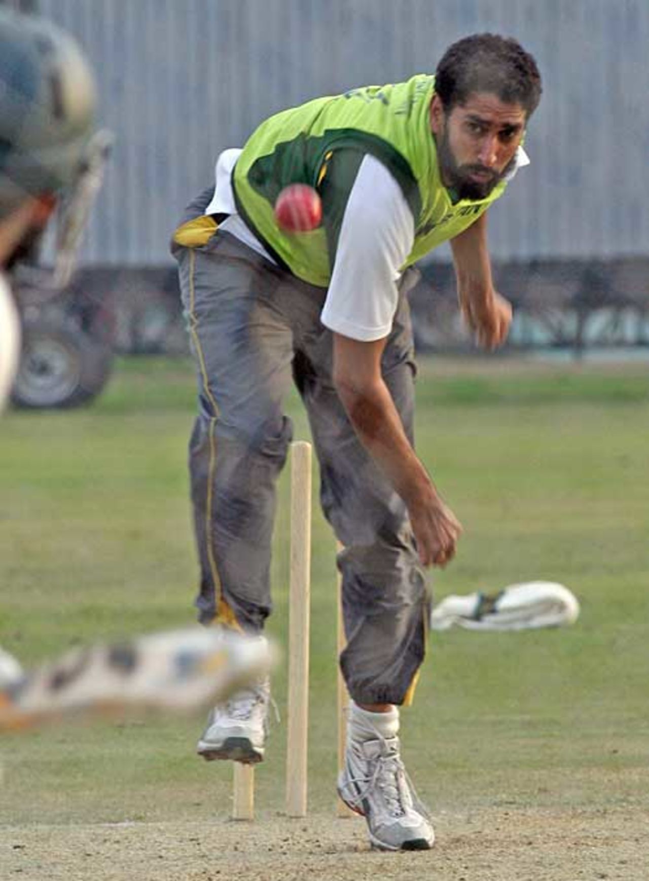 Shabbir Ahmed bowls during a Pakistan net session as they prepare for the tour to South Africa, Lahore, December 28, 2006