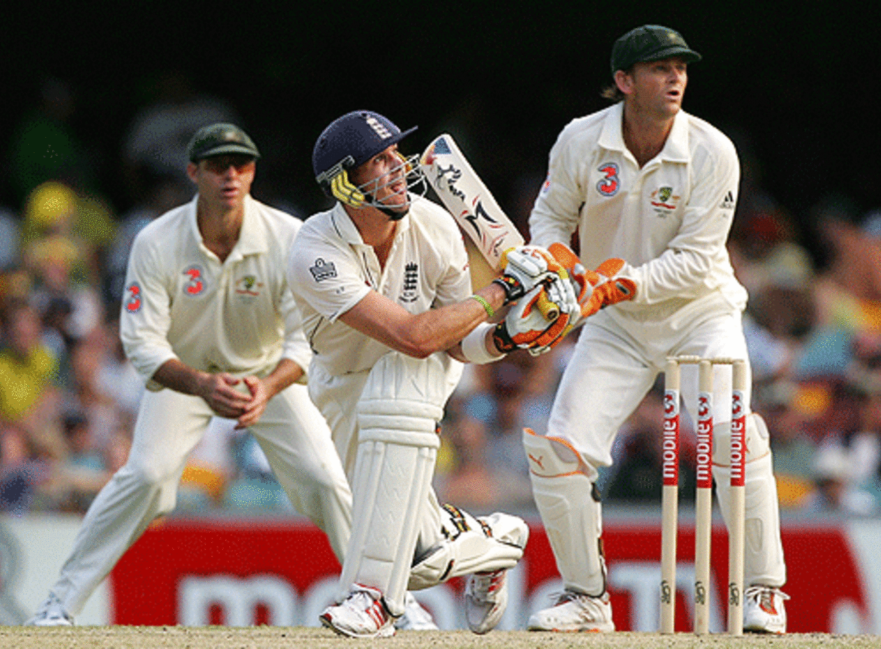 Kevin Pietersen hits out during his innings of 92, Australia v England, 1st Test, Brisbane, November 26, 2006