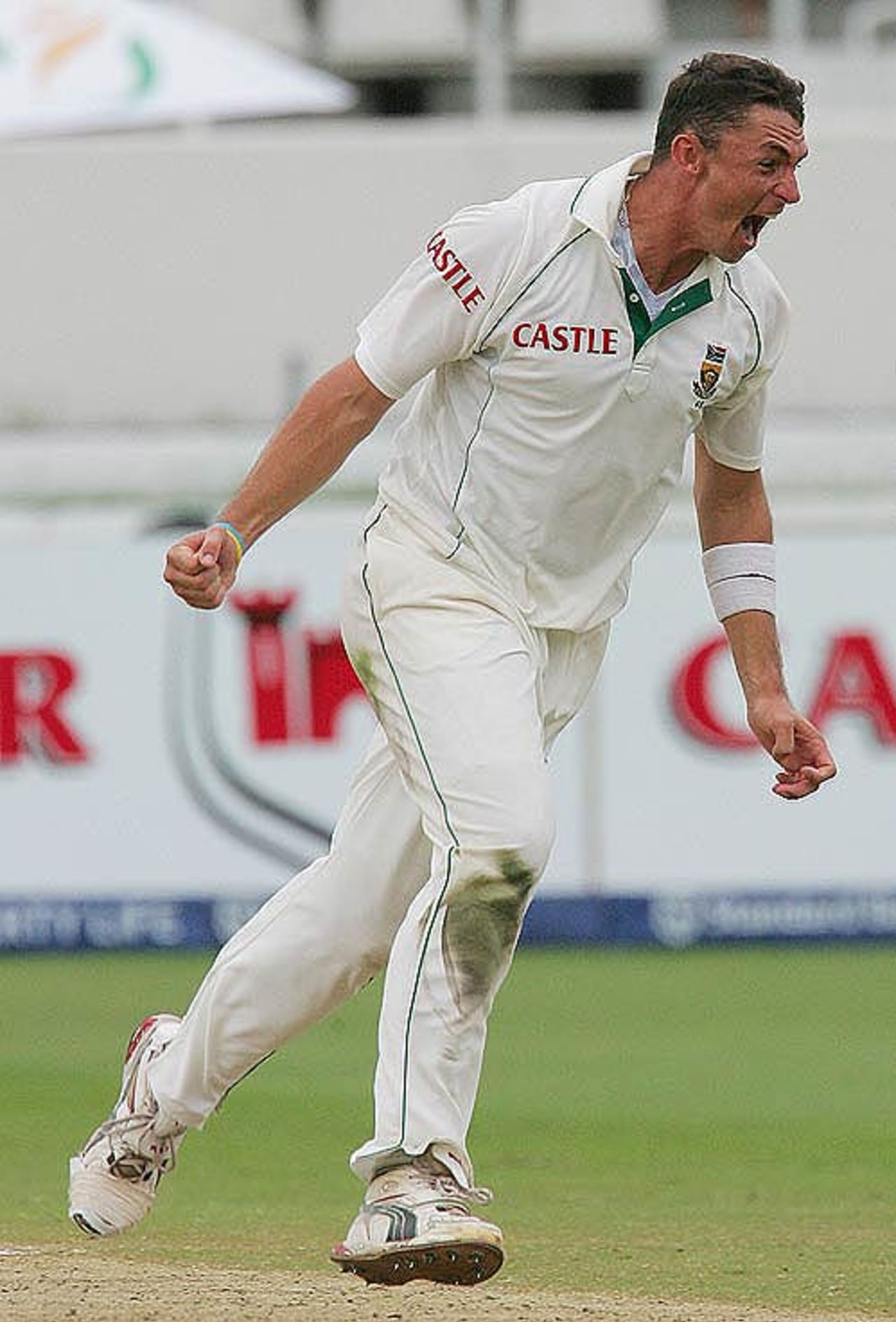 Andre Nel roars his delight after bowling VVS Laxman, South Africa v India, 2nd Test, Durban, 4th day, December 29, 2006