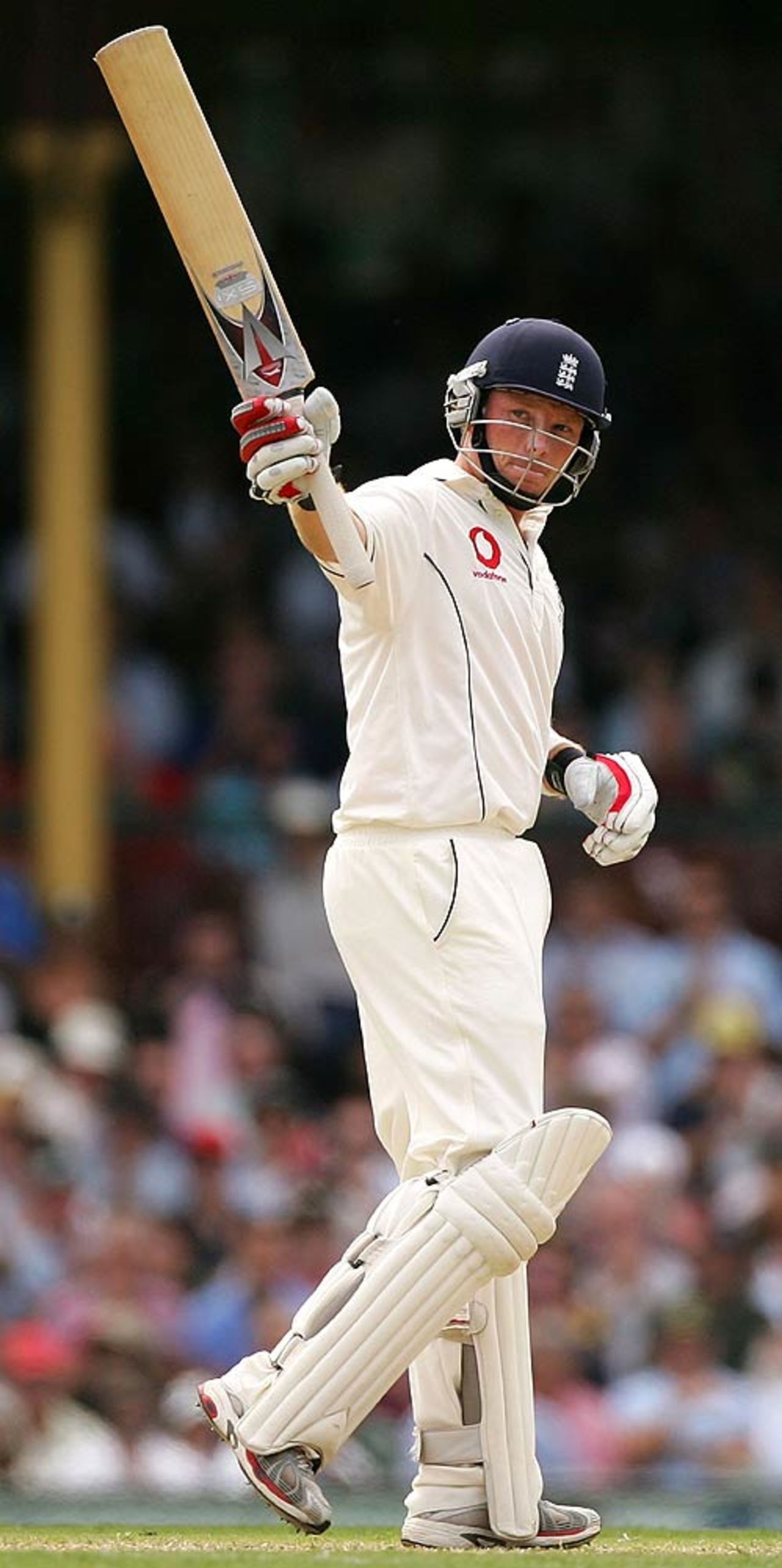 Ian Bell raises his bat after reaching his half-century, Australia v England, 5th Test, Sydney, January 2, 2007