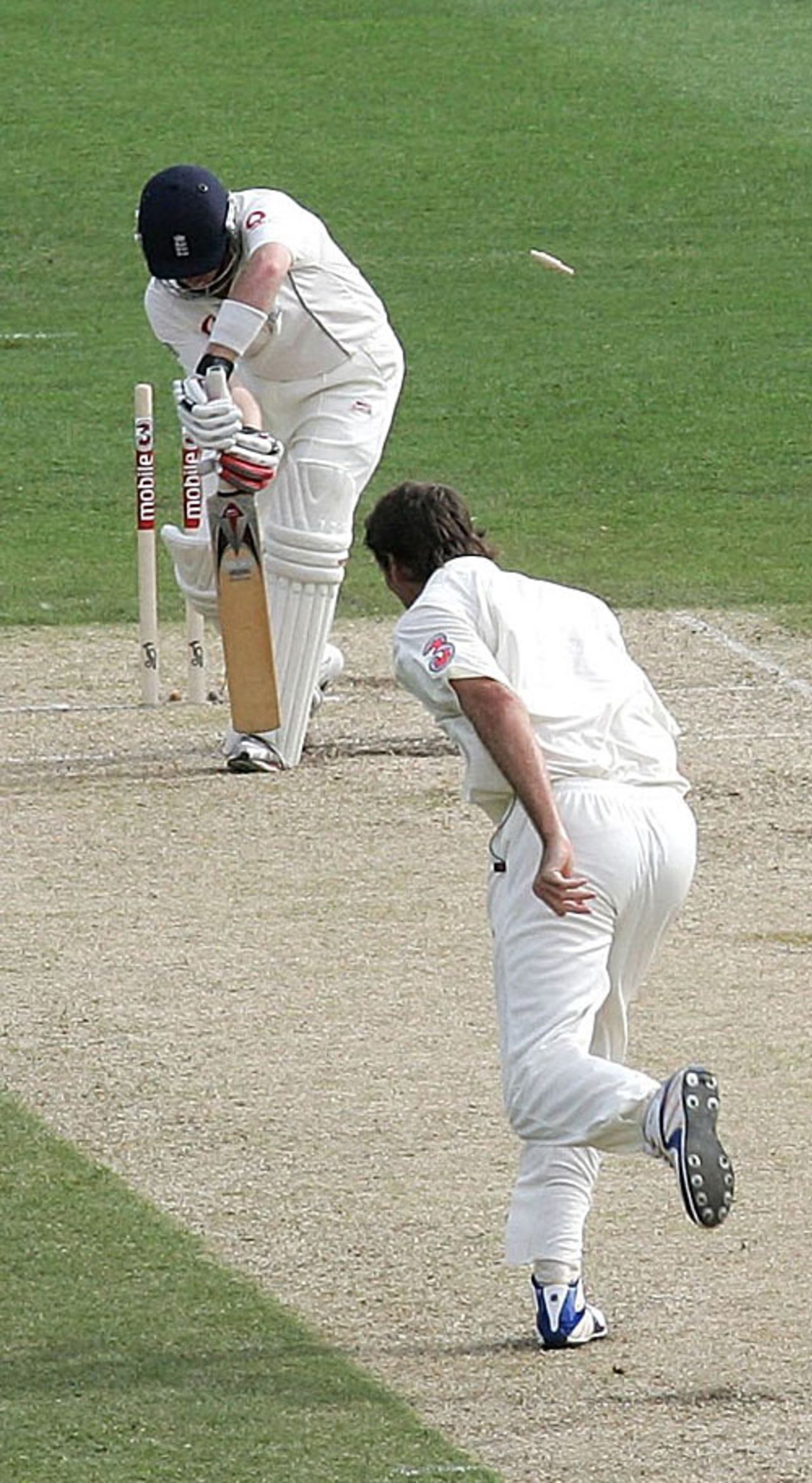 Ian Bell is bowled by Glenn McGrath for 71, Australia v England, 5th Test, Sydney, January 2, 2007