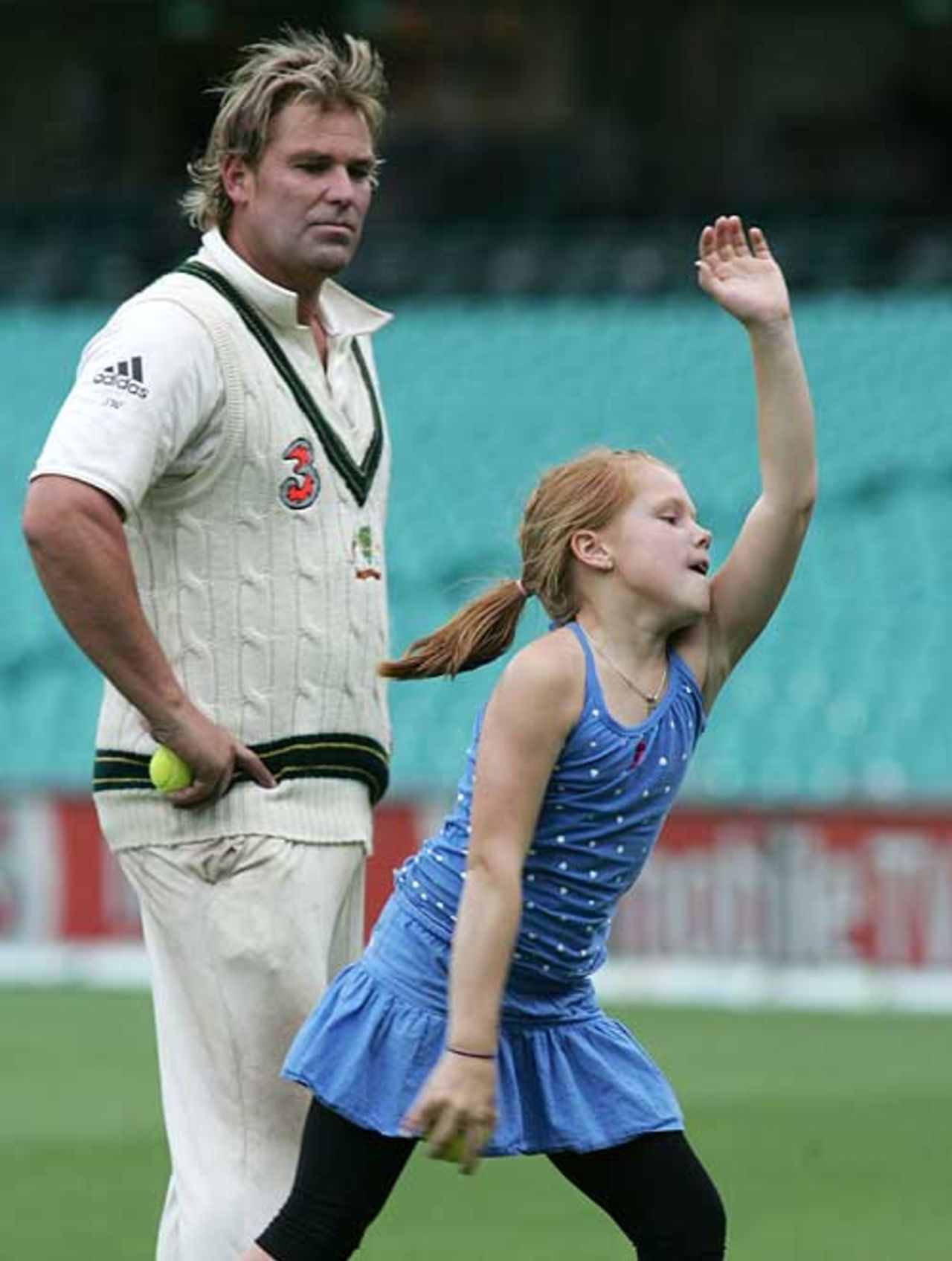 Shane Warne watches his daughter, Brooke, bowl on the SCG outfield, Australia v England, 5th Test, Sydney, January 2, 2007