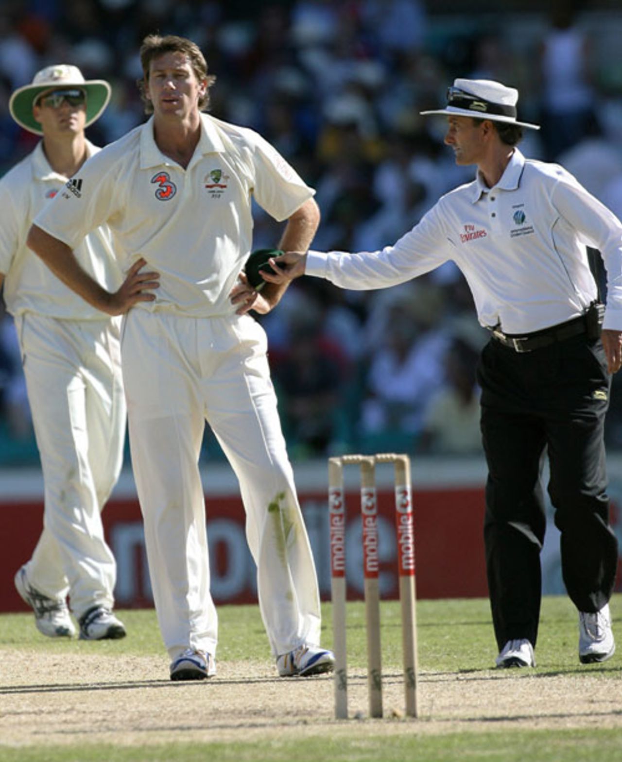 27.6 McGrath to Collingwood, no run, Collingwood thursts his front foot forward, offers no shot and is struck on the pad. McGrath appeals, backed by the full orchestra, but Bowden not interested. McGrath stands in full teapot mode and Bowden has to walk down and insert the bowler's hat in one of the handles as McGrath holds the pose, Australia v England, 5th Test, Sydney, January 4, 2007