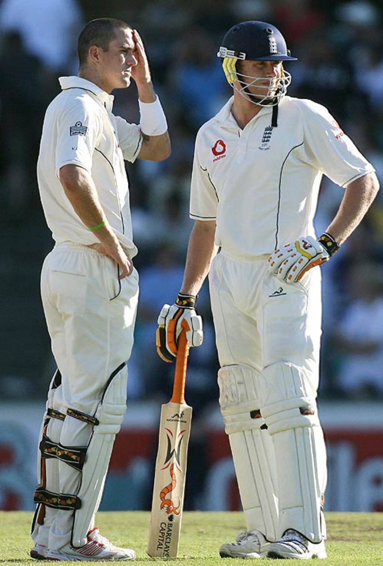 Kevin Pietersen and Andrew Flintoff contemplate how to avoid an Ashes whitewash, Australia v England, 5th Test, Sydney, January 4, 2007