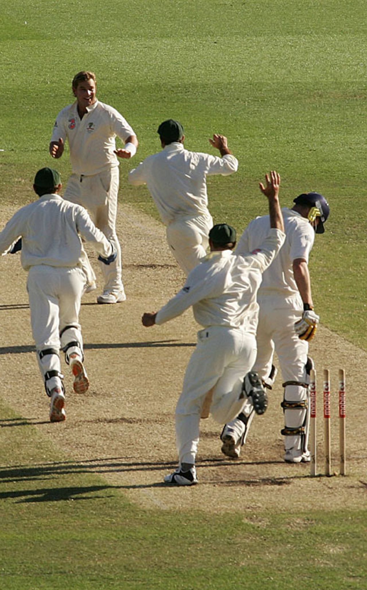 Andrew Flintoff is stumped by Adam Gilchrist off Shane Warne, Australia v England, 5th Test, Sydney, January 4, 2007