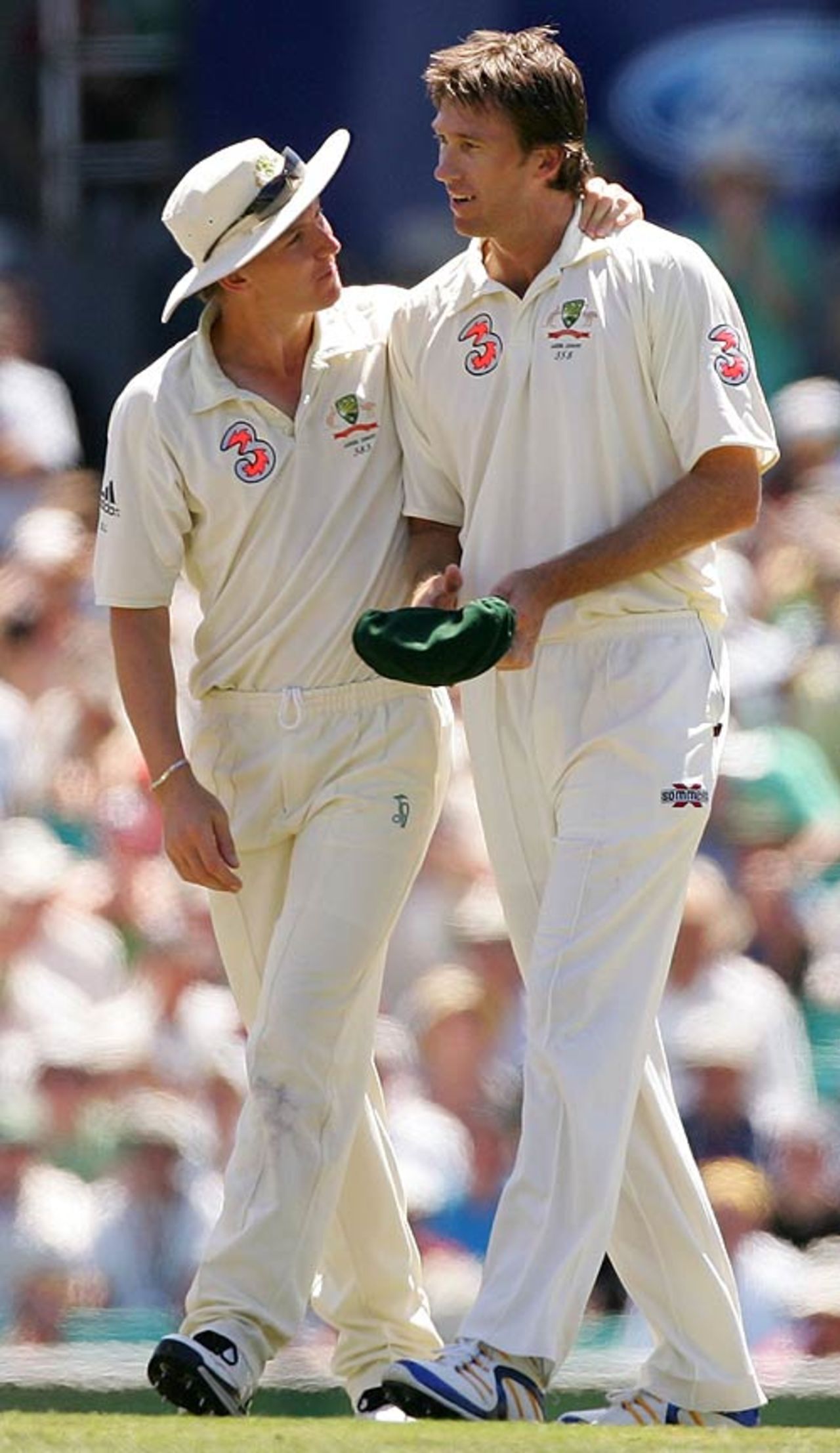 Brett Lee chats to Glenn McGrath as they leave the field having secured a 5-0 Ashes whitewash, Australia v England, 5th Test, Sydney, January 5, 2007
