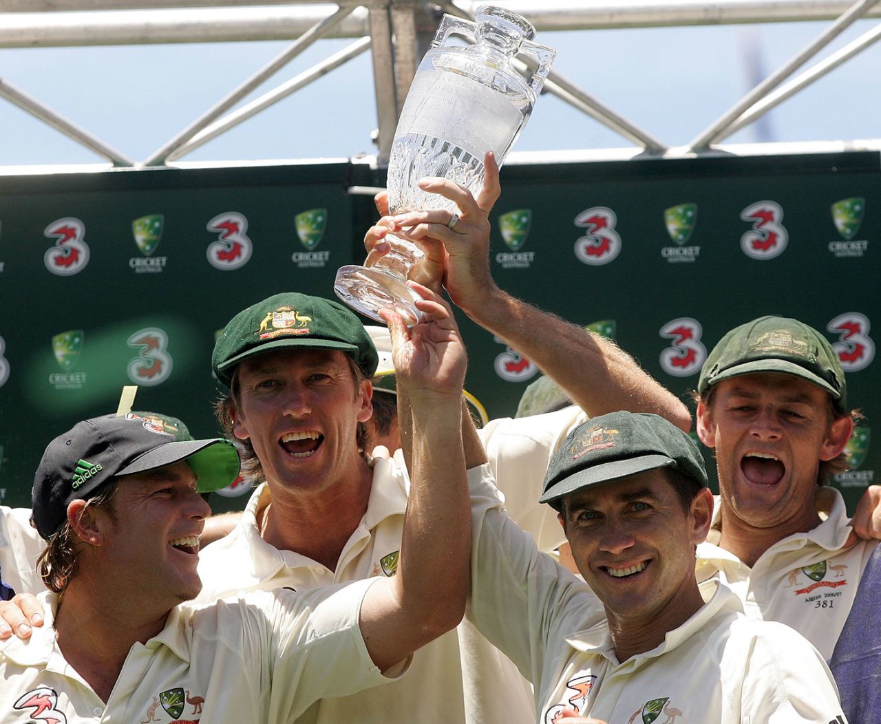 Shane Warne, Glenn McGrath, Justin Langer and Adam Gilchrist with the Ashes trophy after Australia secured a 5-0 whitewash, Australia v England, 5th Test, Sydney, January 5, 2007
