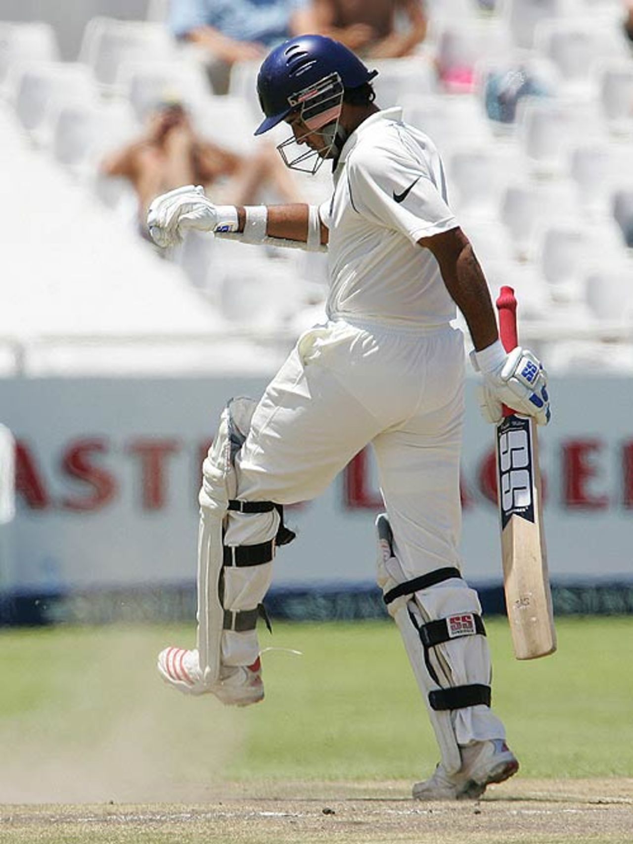 Sourav Ganguly kicks the ground in disappointment, South Africa v India, 3rd Test, Cape Town, 4th day, January 5, 2007