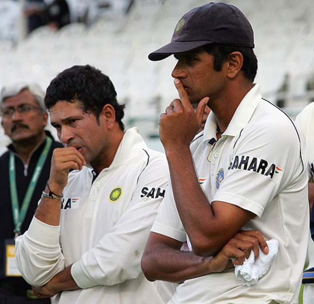 Sachin Tendulkar and Rahul Dravid try to come to terms with the defeat, South Africa v India, 3rd Test, Cape Town, 5th day, January 6, 2007