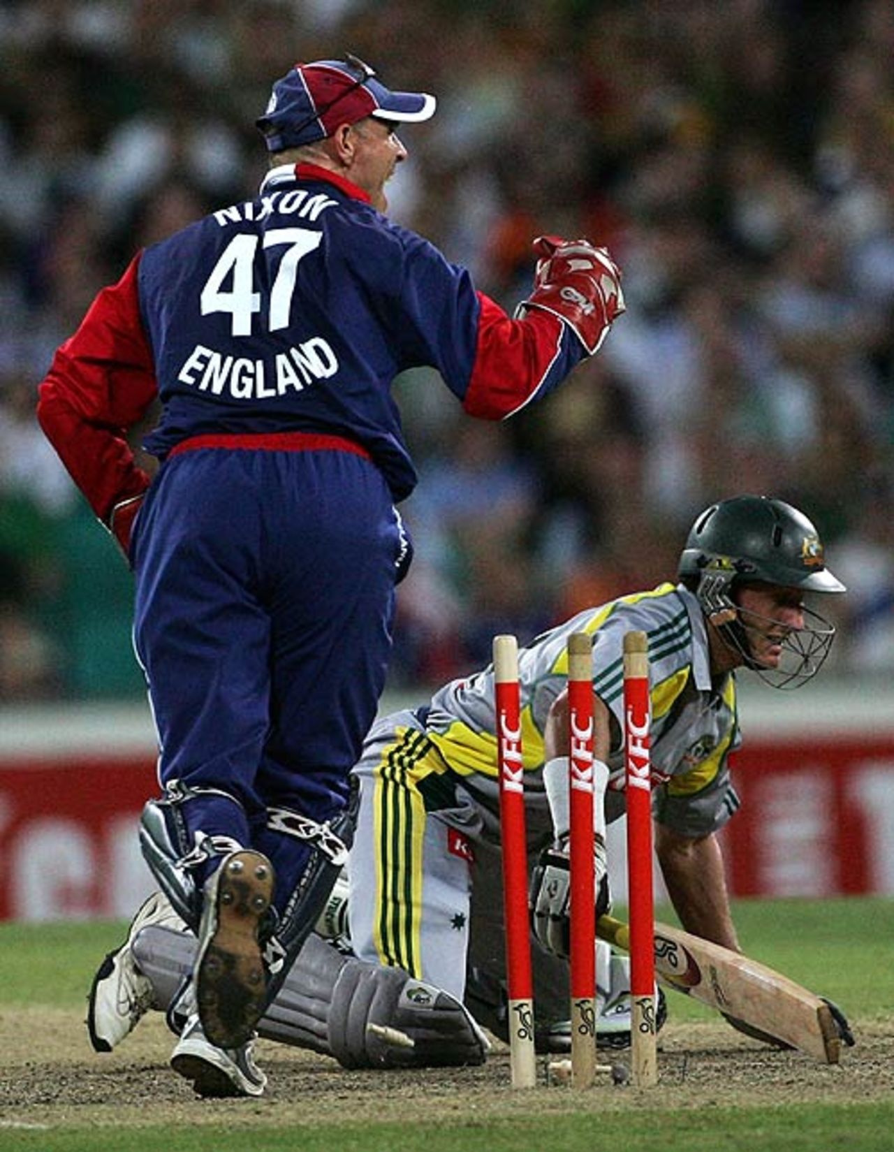 Paul Nixon begins his international career by stumping Michael Hussey, Australia v England, Only Twenty20, Sydney, January 9, 2007